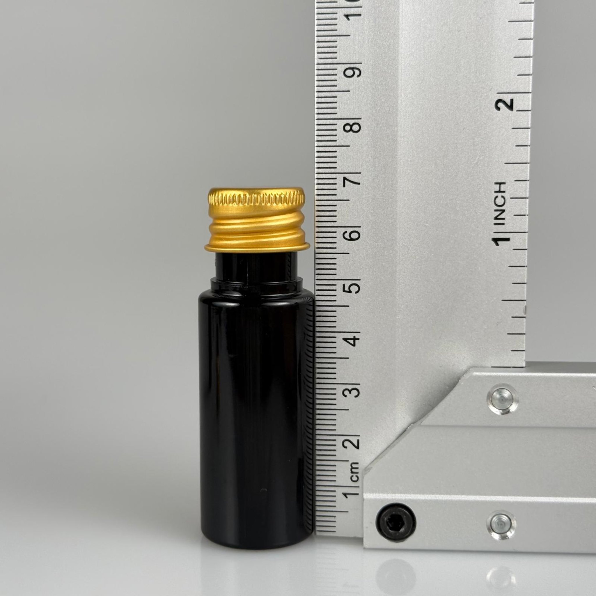 15 CC SİYAH SİLİNDİR PET ŞİŞE + KÖPÜK CONTALI GOLD ALÜMİNYUM METAL KAPAKLI + KÖR TIPALI TAKIML - 15 ML SİYAH PET ŞİŞE