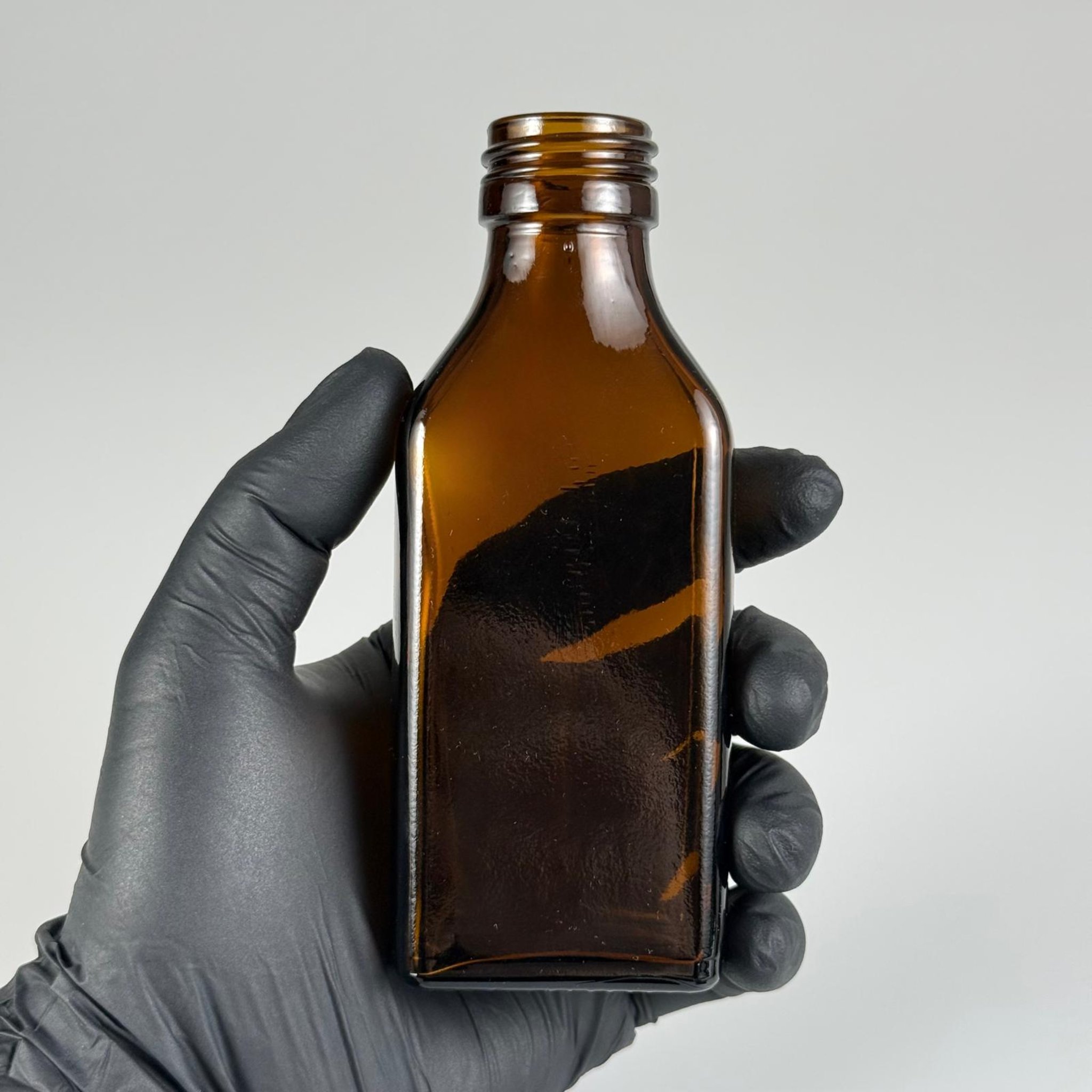 100 CC AMBER YASSI CAM ŞİŞE KAPAKSIZ (28 AĞIZ) - 100 ML YASSI AMBER CAM ŞİŞE