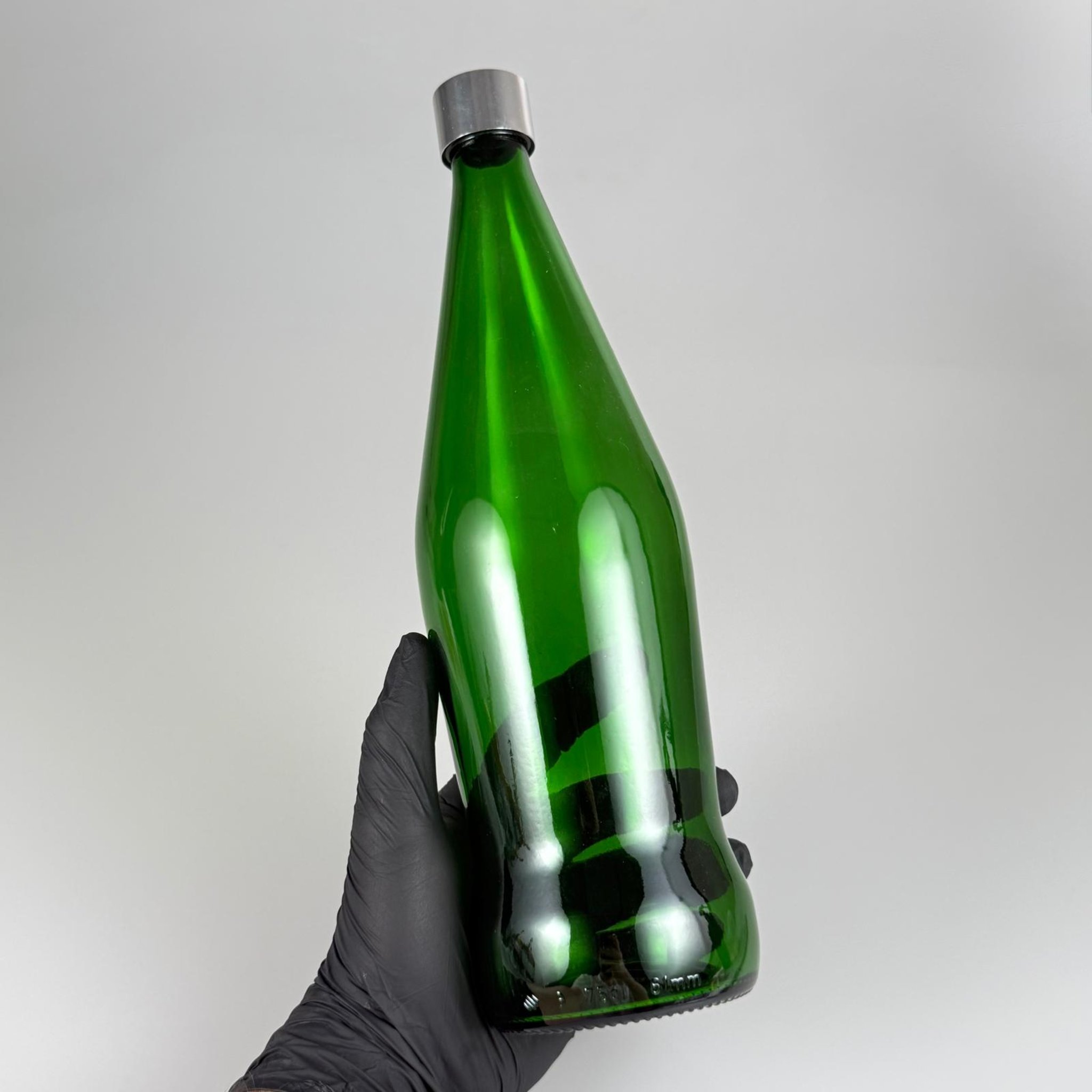 750 CC YEŞİL CAM ŞİŞE + ALÜMİNYUM KAPLAMALI GÜMÜŞ KAPAKLI TAKIM - 750 ML YEŞİL ŞİŞE