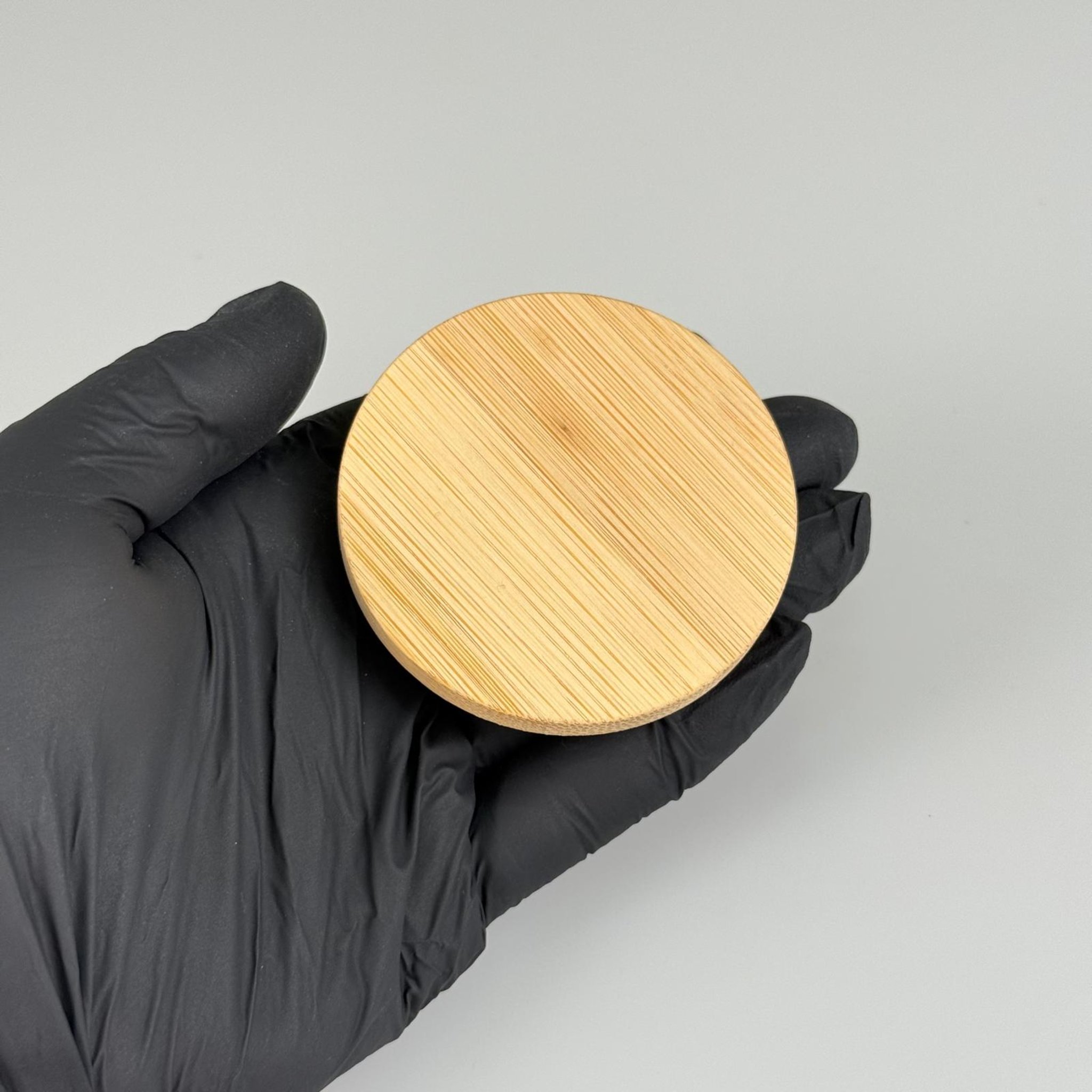 55 MM AHŞAP BAMBU GEÇME KAPAK - SİLİKON CONTALI - MUM BARDAK, BAHARAT KAVANOZU VB İÇİN KULLANILABİLİR