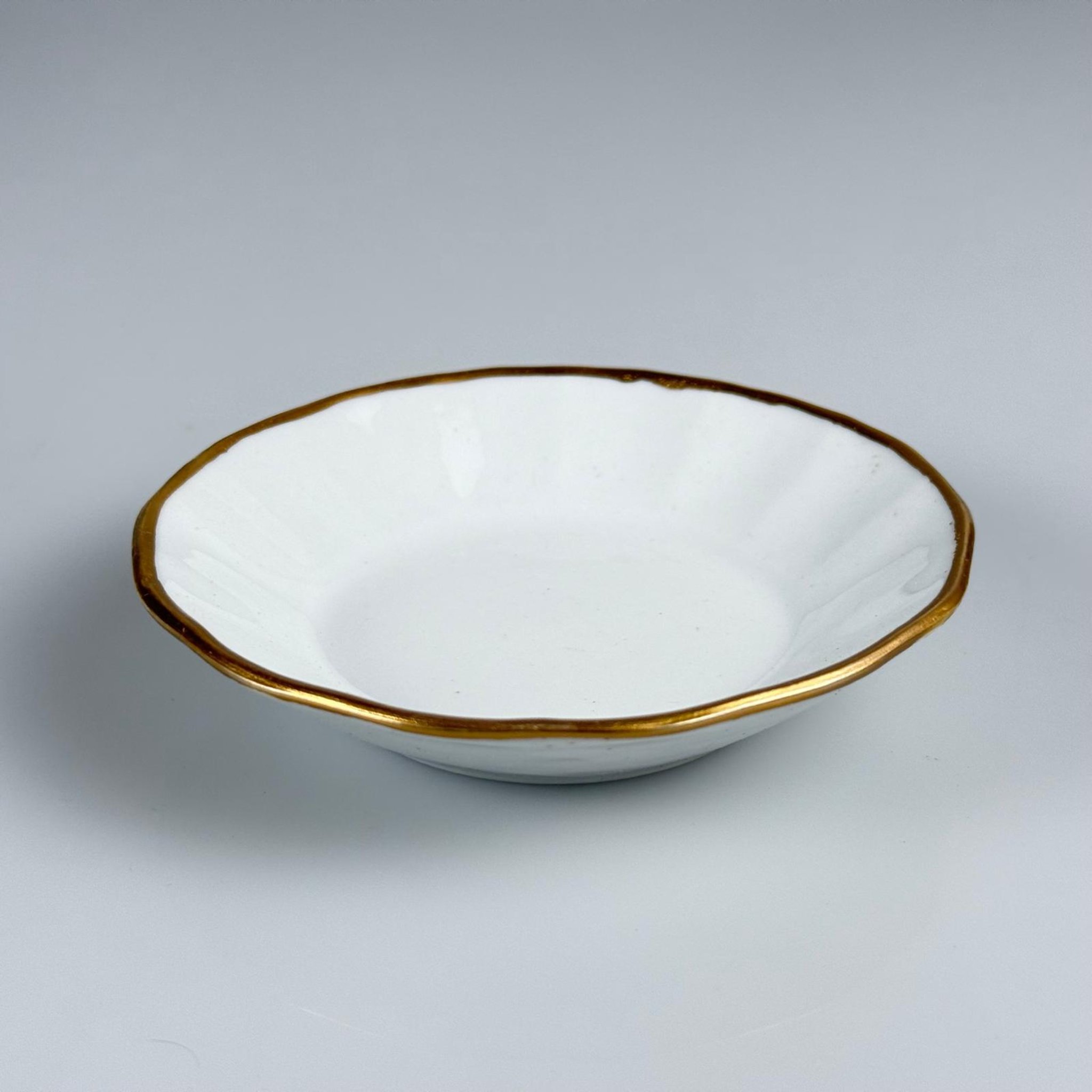 PORSELEN ÇAY TABAĞI - BEYAZ - GOLD YALDIZLI