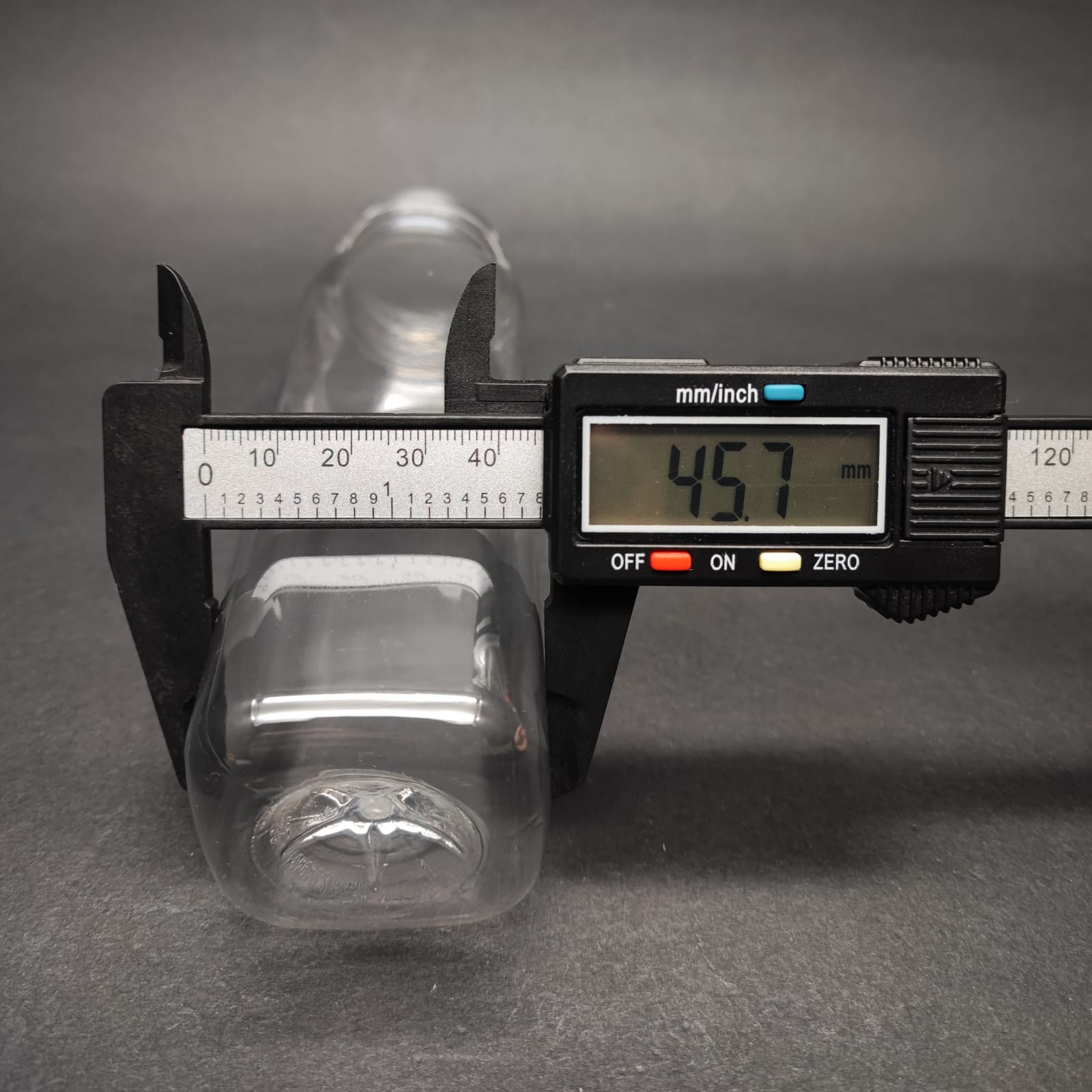 250 CC KARE PET ŞİŞE (19 GR) - GENİŞ AĞIZLI 38 MM AĞIZ KAPAKSIZ - 250 ML DETOX , MEYVE SUYU ŞİŞE , BOŞ DETOKS ŞİŞE