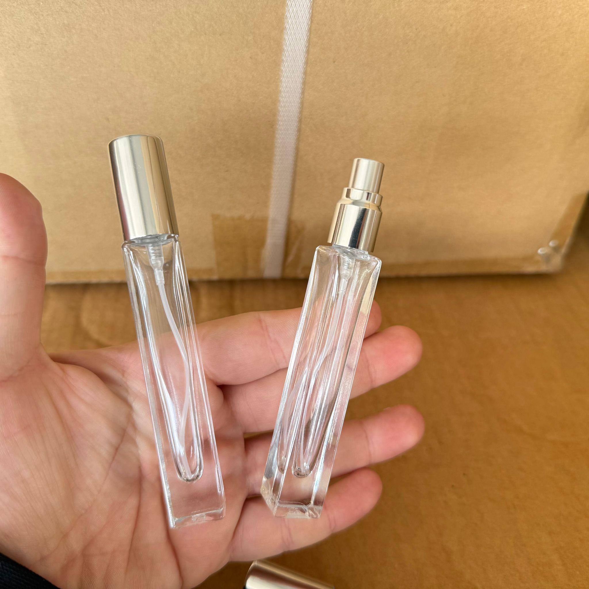 10 CC KARE KÖŞELİ DÜZ TESTER PARFÜM ŞİŞESİ - CAM KALEM PARFÜM ŞİŞESİ GÜMÜŞ METAL SPREYLİ KAPAKLI TAKIM - 10 ML CAM TÜP PARFÜM ŞİŞESİ - VİDALI SPREY VALF TEKRAR DOLDURULABİLİR - HEDİYELİK CAM KOLONYA ŞİŞESİ - DÜĞÜN, NİŞAN, SÖZ, KINA, CENAZE, PROMOSYON İÇİN HEDİYELİK KOLONYA ŞİŞELERİ