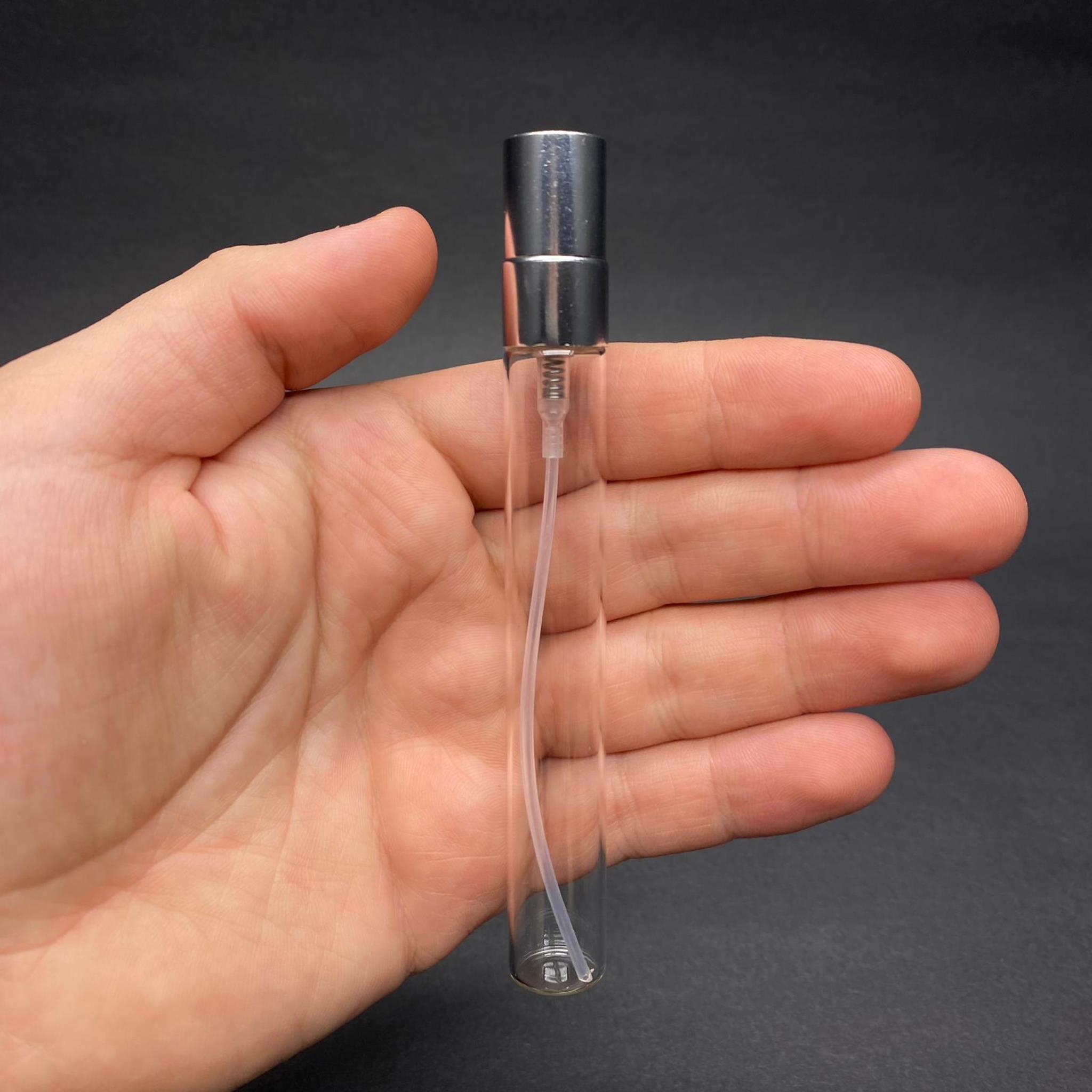 10 CC TESTER PARFÜM ŞİŞESİ - CAM KALEM PARFÜM ŞİŞESİ GÜMÜŞ METAL SPREYLİ KAPAKLI TAKIM - 10 ML CAM TÜP PARFÜM ŞİŞESİ - VİDALI SPREY VALF TEKRAR DOLDURULABİLİR - HEDİYELİK CAM KOLONYA ŞİŞESİ - DÜĞÜN, NİŞAN, SÖZ, KINA, CENAZE, PROMOSYON İÇİN HEDİYELİK KOLONYA ŞİŞELERİ