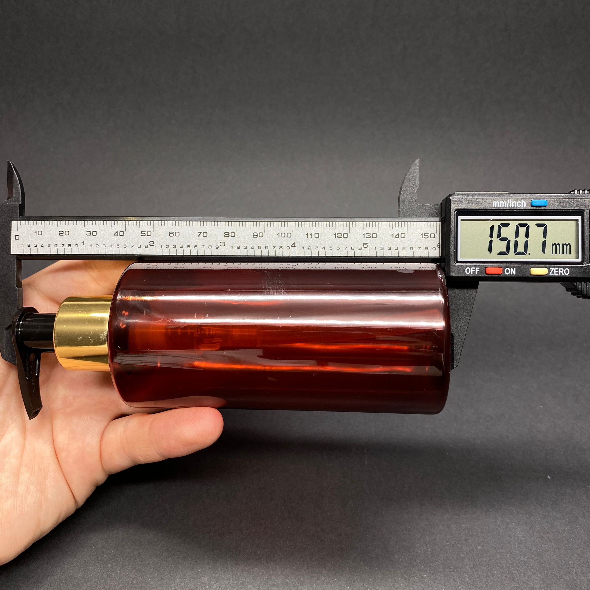 200 CC SİLİNDİR KESKİN KÜT MODEL SERT (25 GR) PET ŞİŞE - GOLD SABUN POMPALI - AĞIZ ÇAPI 24 MM - AMBER