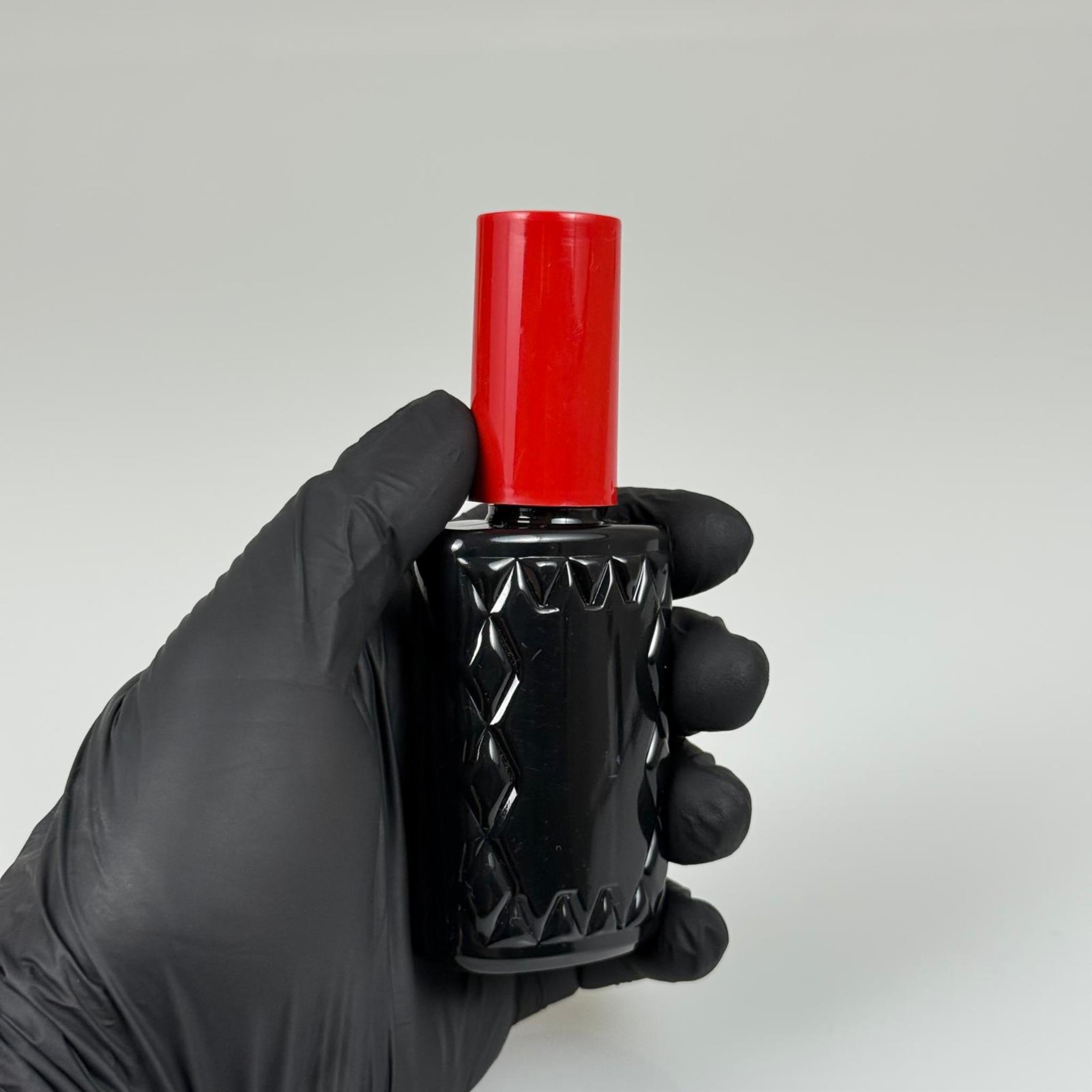 50 CC SİYAH PET KÖŞELİ PARFÜM ŞİŞESİ - SİYAH SPREYLİ - KIRMIZI KORUMA KAPAKLI - 50 ML PLASTİK PARFÜM - KOLONYA ŞİŞESİ