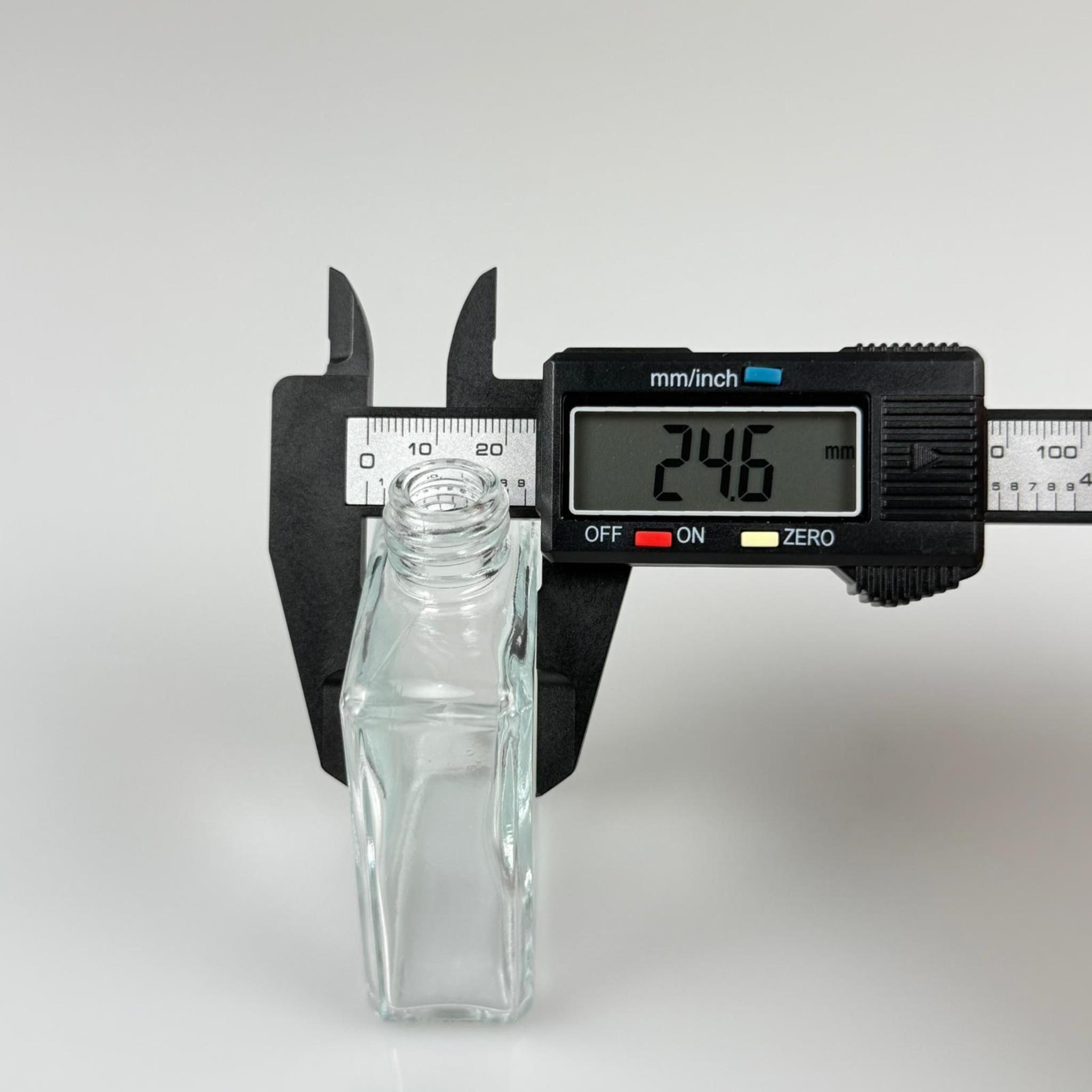 40 CC YASSI DİKDÖRTGEN KÖŞELİ KISA CAM ŞİŞE - 18 MM AĞIZ - 40 ML PRESTİJLİ ŞİŞE