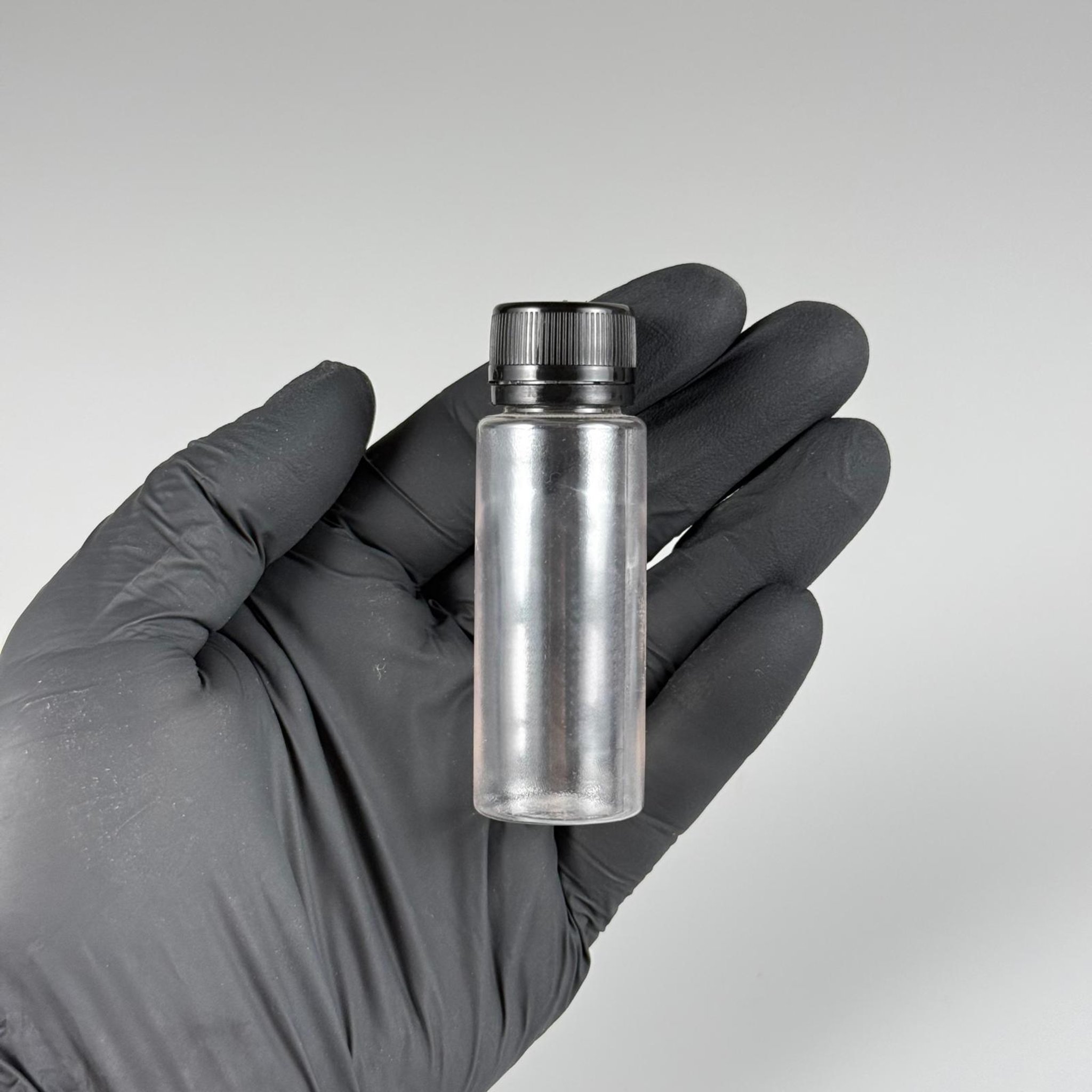 20 CC PET SHOT ŞİŞESİ  - KİLİTLİ SİYAH KAPAKLI KOLAJEN ŞİŞESİ - 20 ML PLASTİK ŞİŞE - ŞEFFAF (KİLİTLİ KAPAK SERTÇE BASTIRARAK KAPANIR)