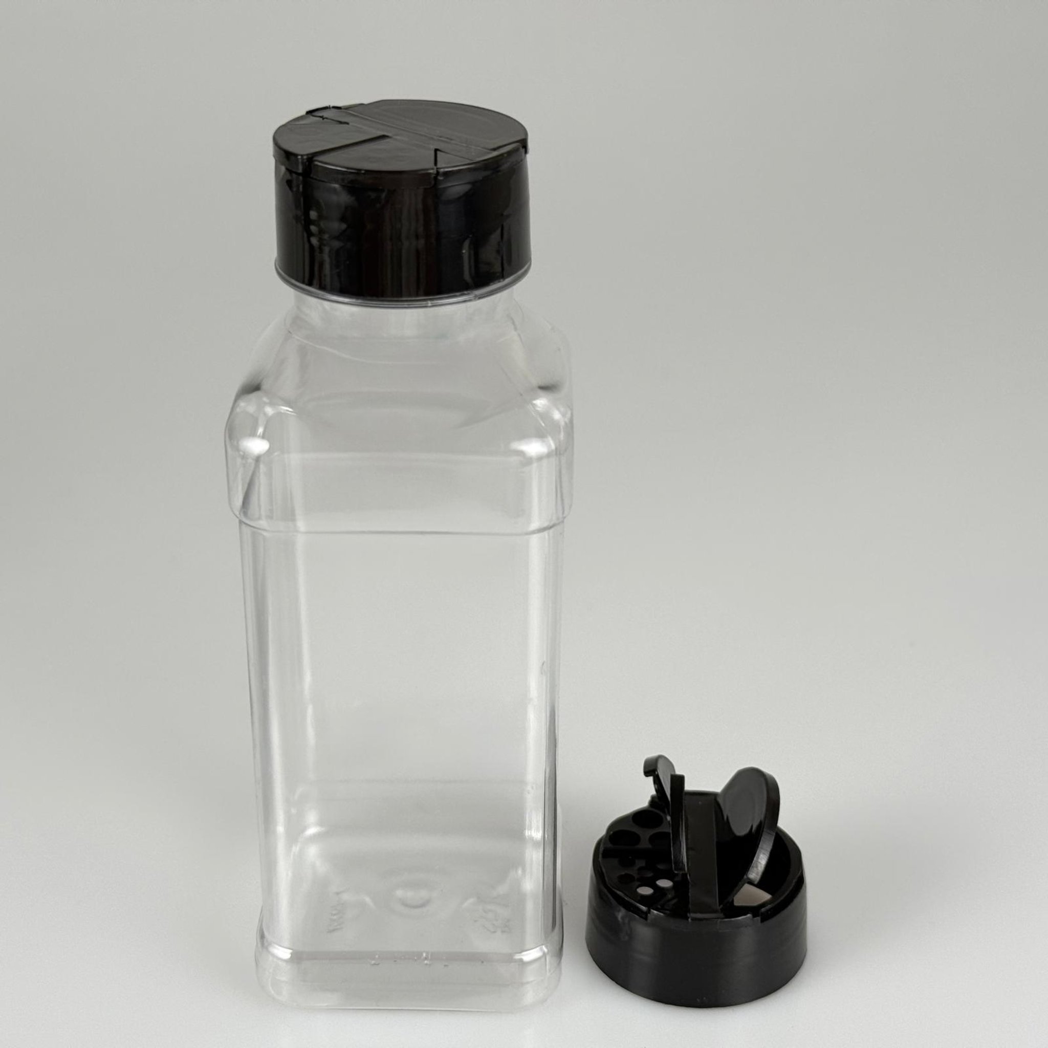 PLASTİK KARE BAHARATLIK KAVANOZ - 330 ML PET BAHARAT, TOZ, PUDRA VB İÇİN PET ŞİŞE - SİYAH AÇILIR KAPANIR DELİKLİ KAPAKLI TAKIM - 330 CC