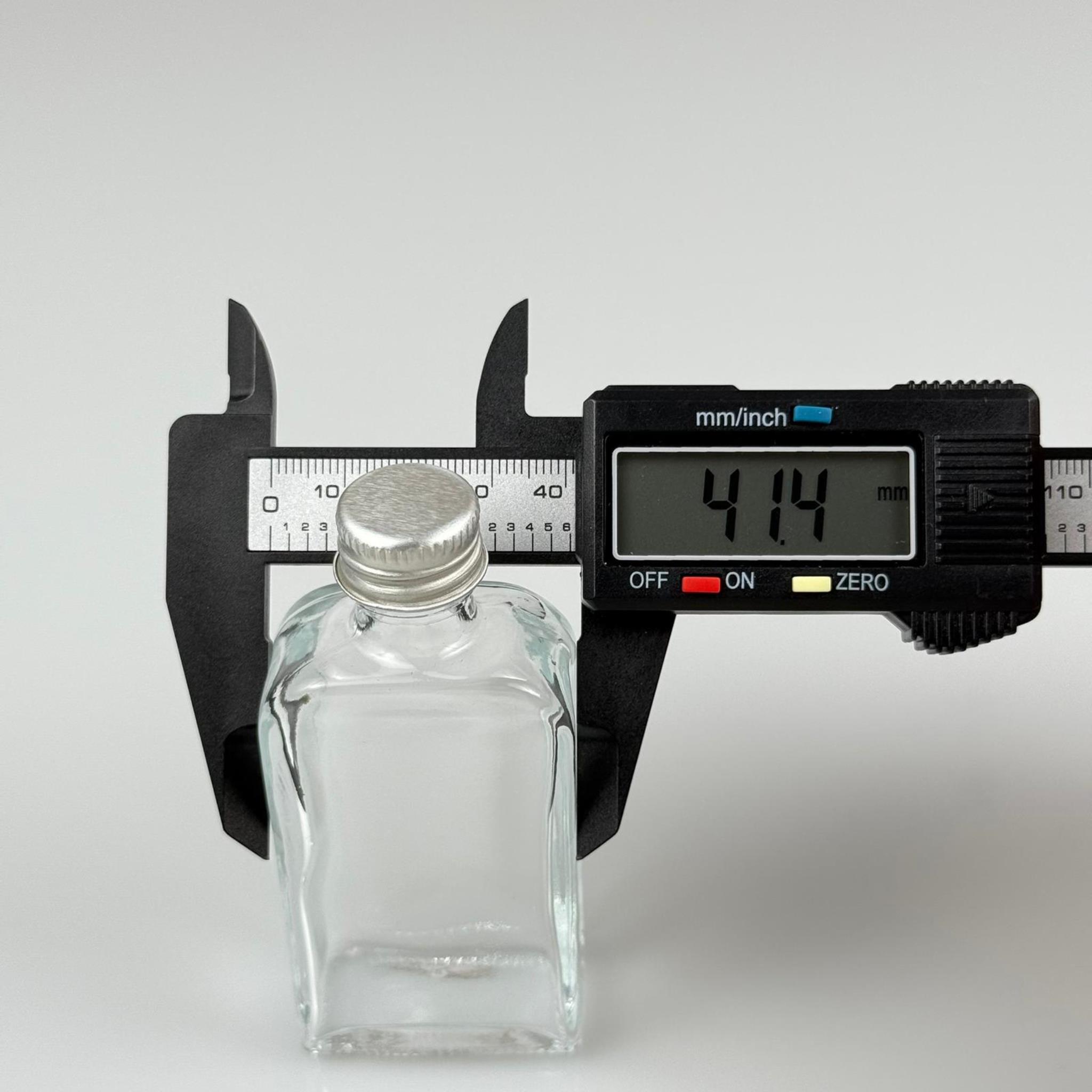 40 CC YASSI DİKDÖRTGEN CAM ŞİŞE - GÜMÜŞ METAL KAPAKLI KOLONYA TIPALI - 40 ML PRESTİJLİ ŞİŞE