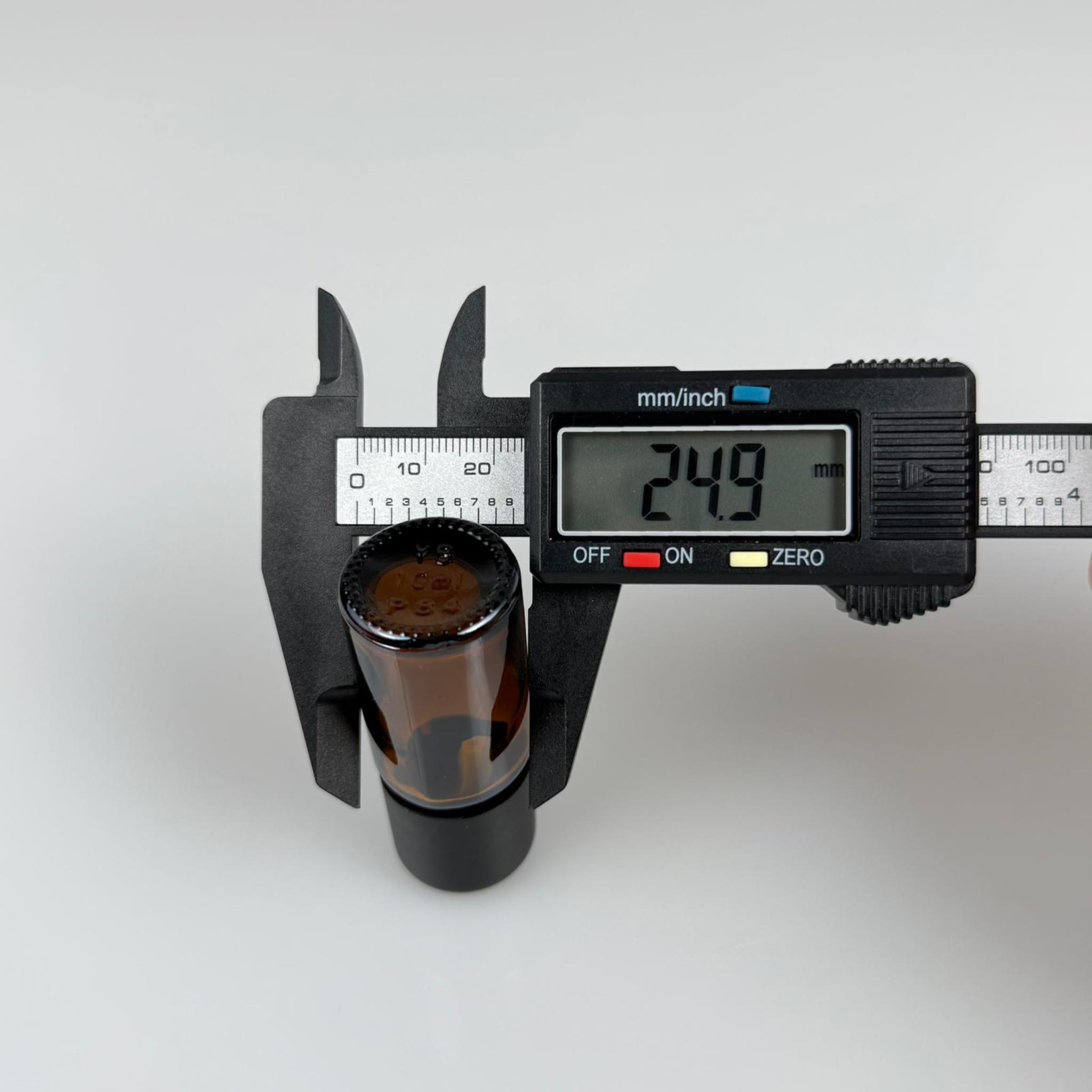 10 CC AMBER CAM ŞİŞE + İÇTEN DAMLALIKLI ÇOCUK KİLİTLİ SİYAH KAPAK - KAHVERENGİ 10 ML KİLİT KAPAKLI DAMLATMALI ŞİŞE