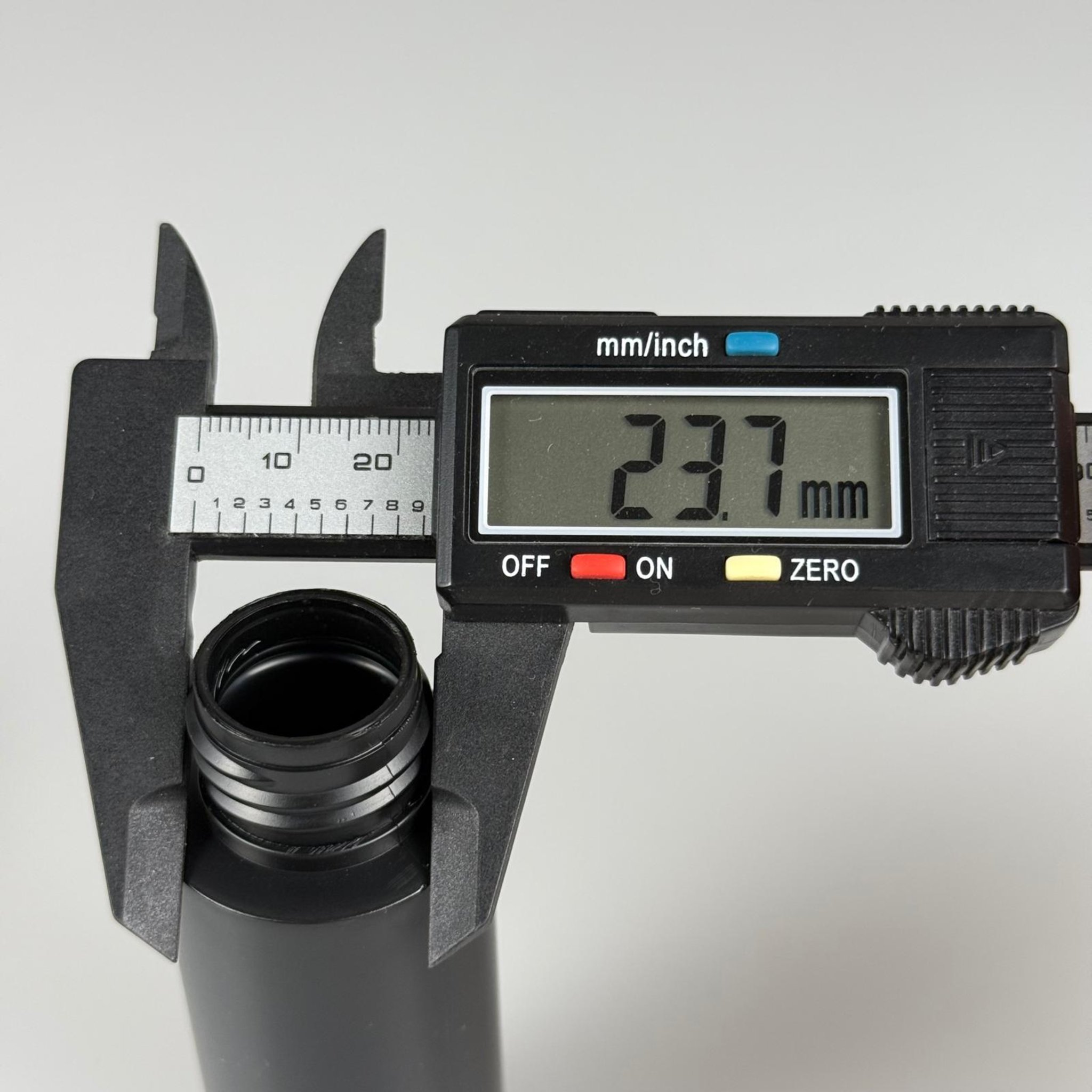 50 CC SİYAH POLİETİLEN PLASTİK ŞİŞE - 24 AĞIZ KAPAKSIZ - 50 ML PLASTİK ŞİŞE