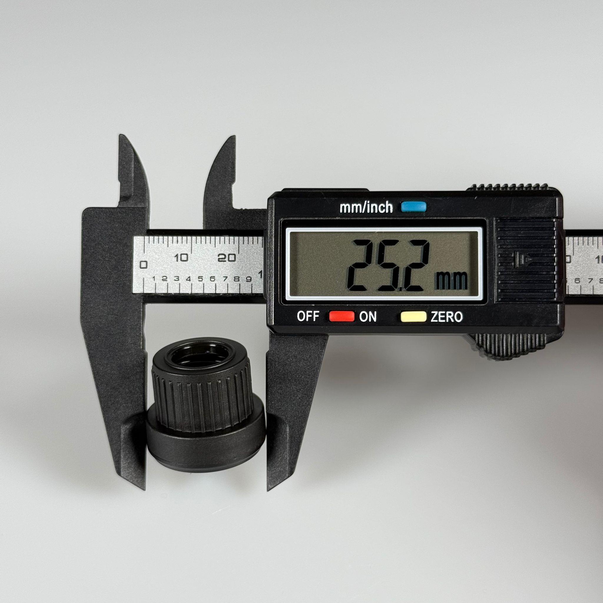 18 MM DELİKLİ PLASTİK KAPAK SİYAH KİLİTLİ (DAMLALIK İÇİN)