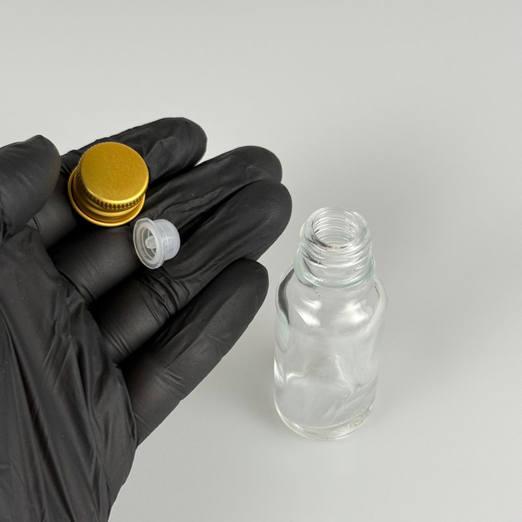 20 CC ŞEFFAF CAM ŞİŞE + KÖPÜK CONTALI GOLD ALÜMİNYUM METAL KAPAKLI + DAMLALIKLI KOLONYA TIPALI TAKIM - 20 ML ŞEFFAF CAM ŞİŞE