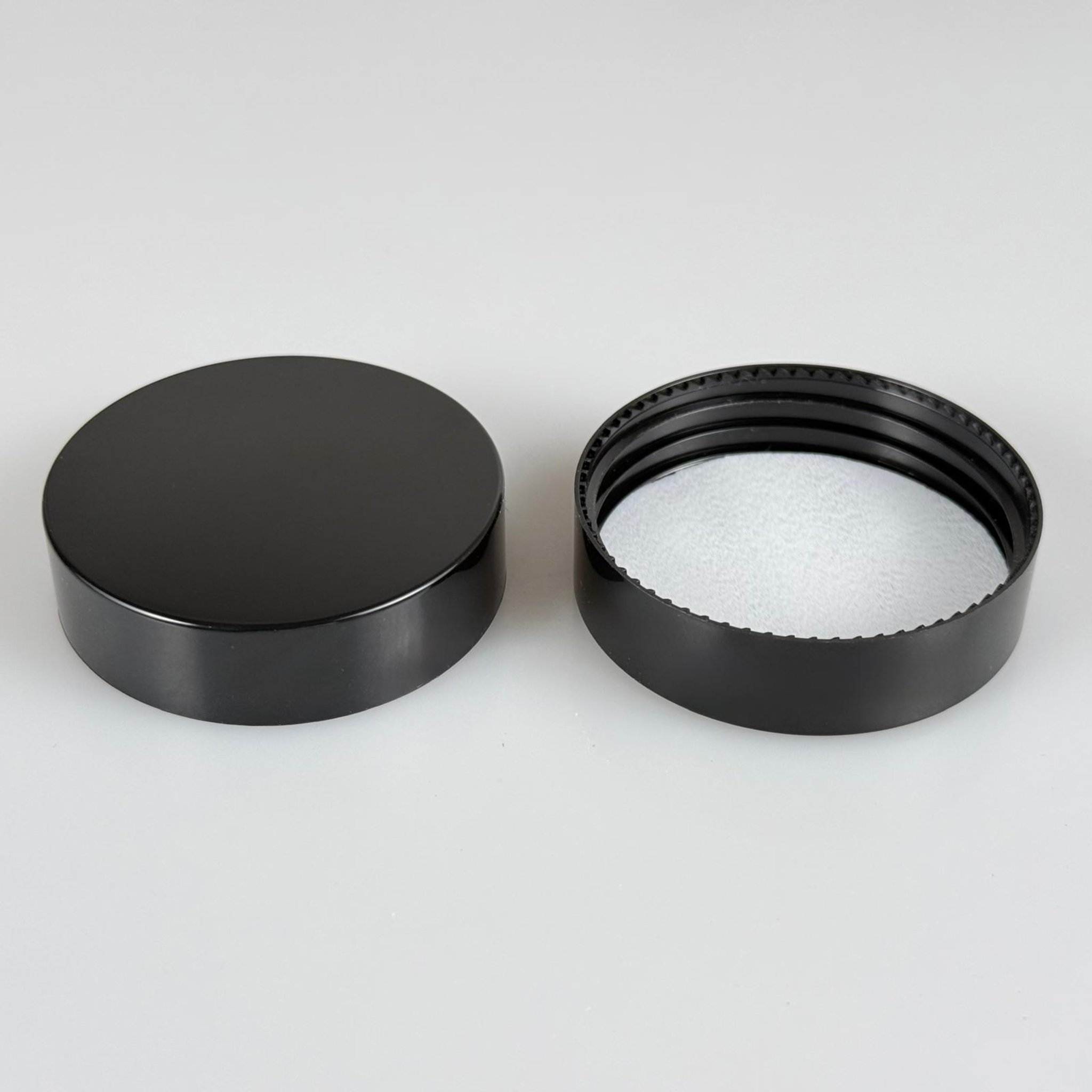 52 MM VİDALI PLASTİK KAPAK - SİYAH (50 CC CAM İTHAL KAVANOZU UYUMLU)