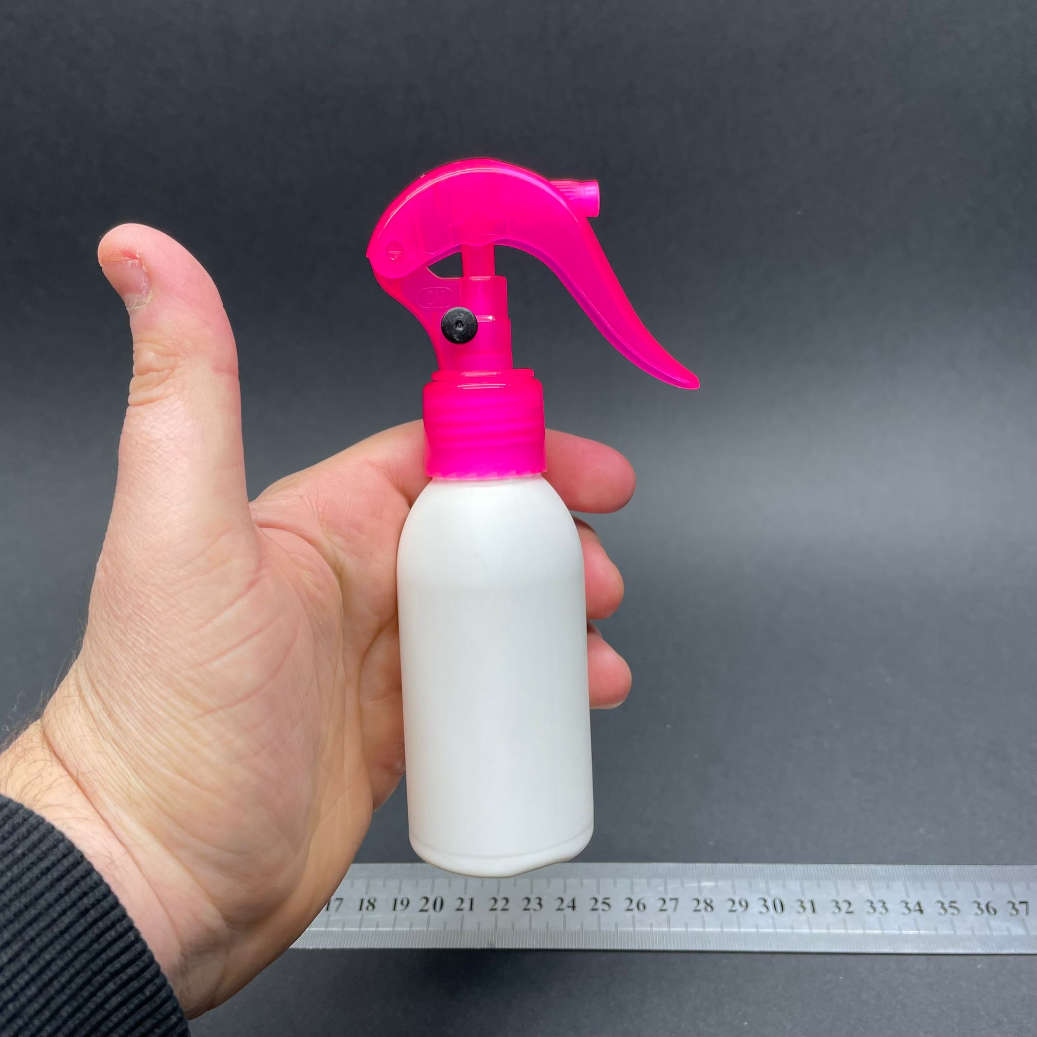 100 CC BEYAZ POLİETİLEN ŞİŞE - PEMBE TRİGER SPREYLİ - 100 ML DUMAN PÜSKÜRTEN PLASTİK ODA PARFÜMÜ ŞİŞESİ - GÜL SUYU ŞİŞESİ