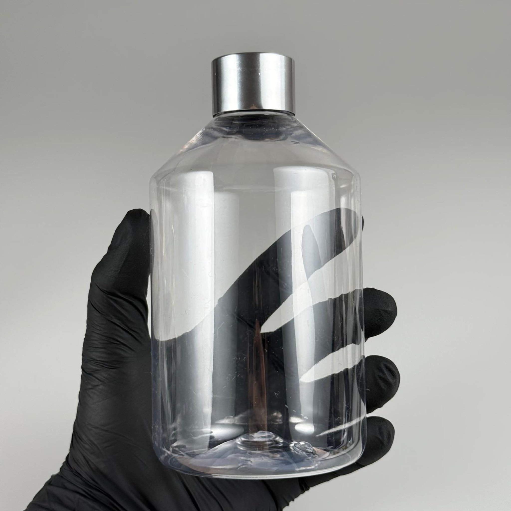 500 CC KÜT BOYUNLU ŞEFFAF PET ŞİŞE + ALÜMİNYUM KAPLAMALI GÜMÜŞ KAPAKLI + KÖR TIPALI TAKIM - 500 ML PET ŞİŞE