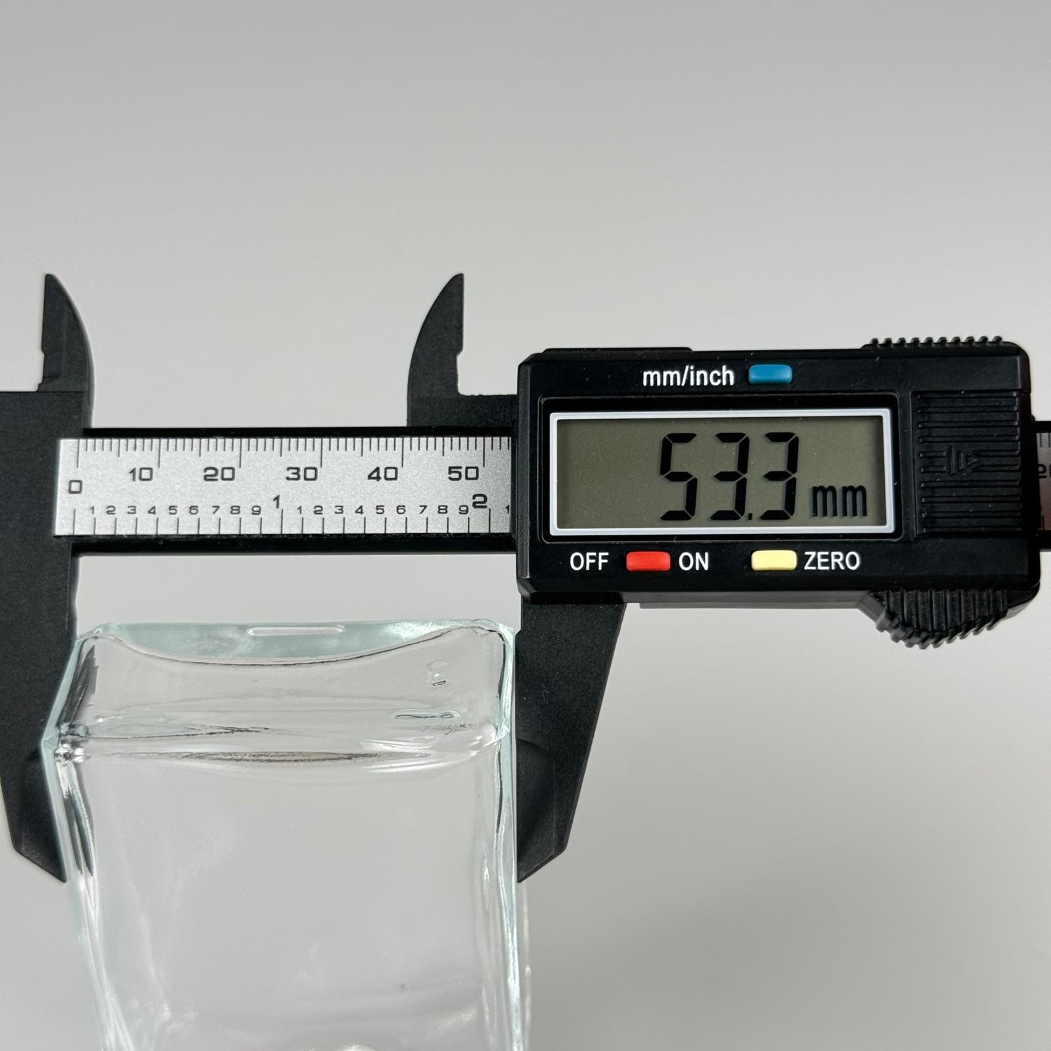 40 CC YASSI DİKDÖRTGEN KÖŞELİ KISA CAM ŞİŞE + SİYAH ALÜMİNYUM METAL KAPAKLI TAKIM - 40 ML PRESTİJLİ ŞİŞE