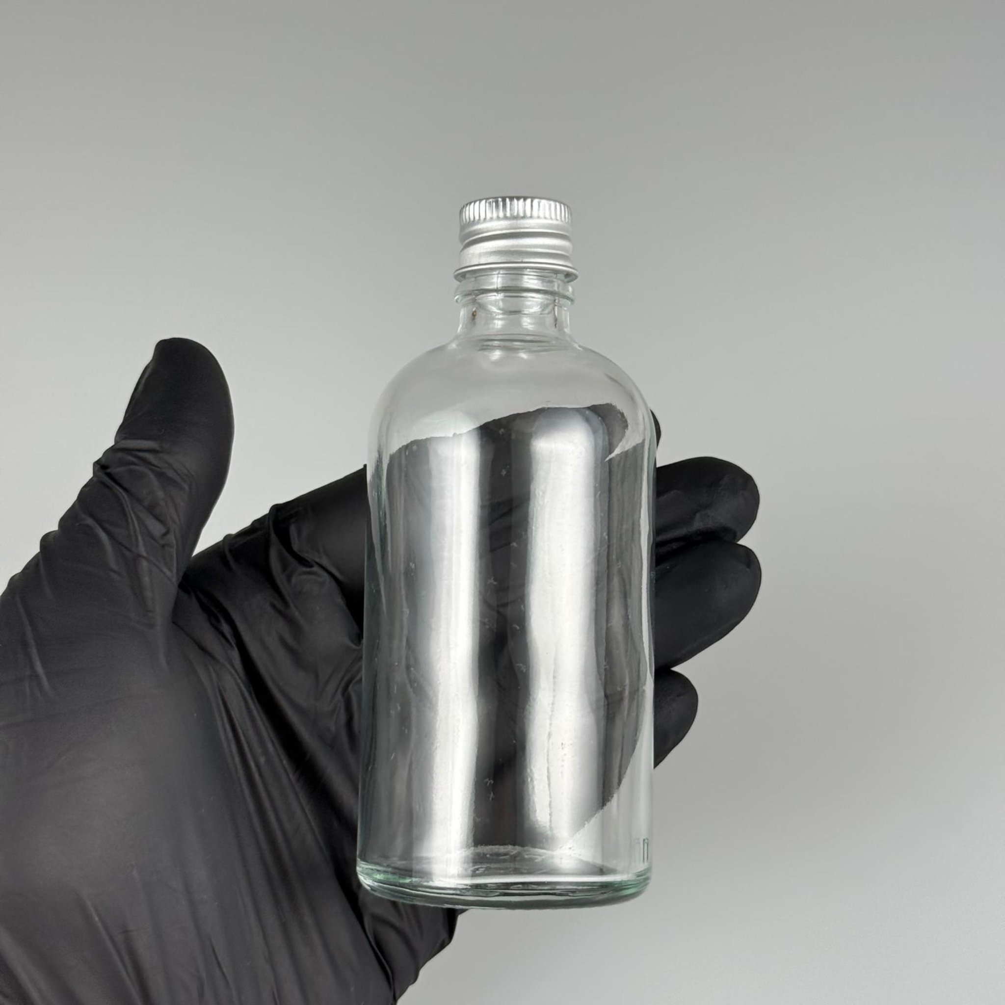 100 CC ŞEFFAF CAM ŞİŞE + KÖPÜK CONTALI GÜMÜŞ ALÜMİNYUM METAL KAPAKLI + DAMLALIKLI KOLONYA TIPALI TAKIM - 100 ML ŞEFFAF CAM ŞİŞE
