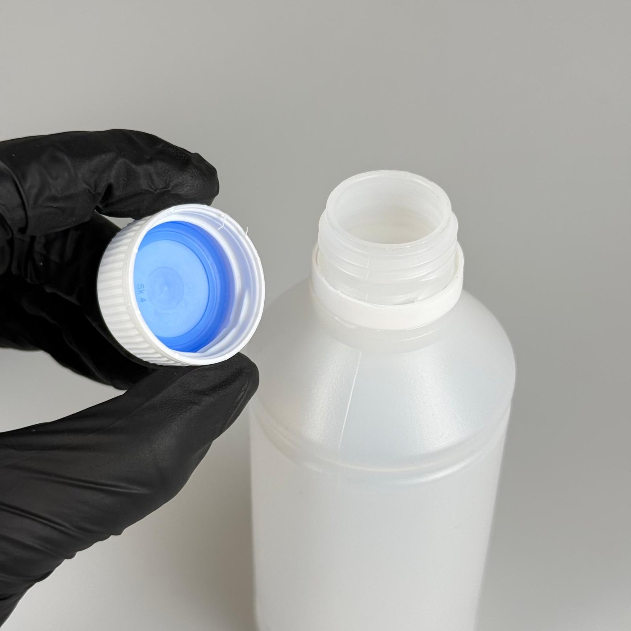250 CC TİNER ŞİŞESİ - BEYAZ KİLİTLİ KAPAKLI - 250 ML KİMYASALA DAYANIKLI PLASTİK ŞİŞE - 0,25 LT POLİETİLEN ŞİŞE