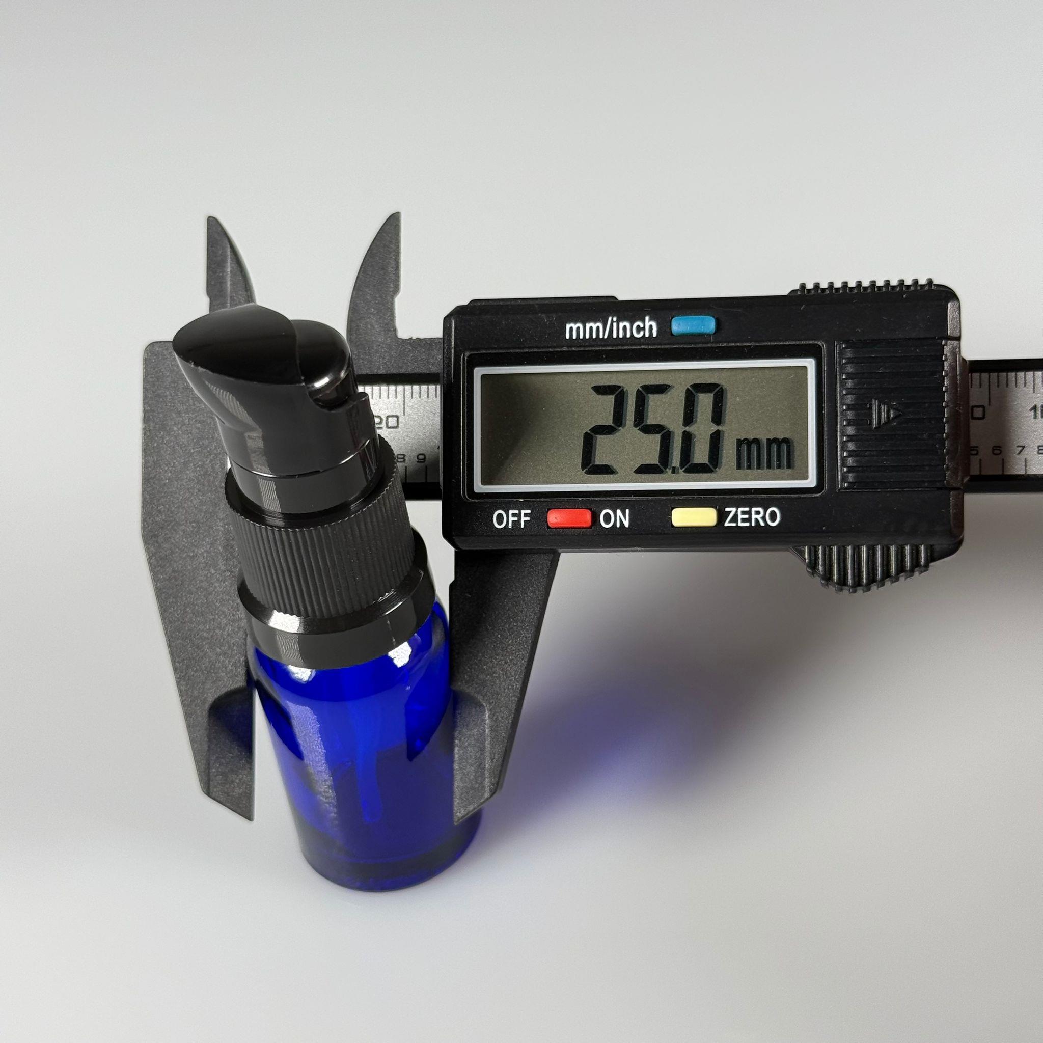 10 CC MAVİ CAM ŞİŞE - SIZDIRMAZ ETEKLİ SİYAH LOSYON POMPALI TAKIM - 10 ML LOSYON ŞİŞESİ - YAĞ, KREM GİBİ YOĞUN KIVAMLI SIVILAR İÇİN CAM AMBALAJ