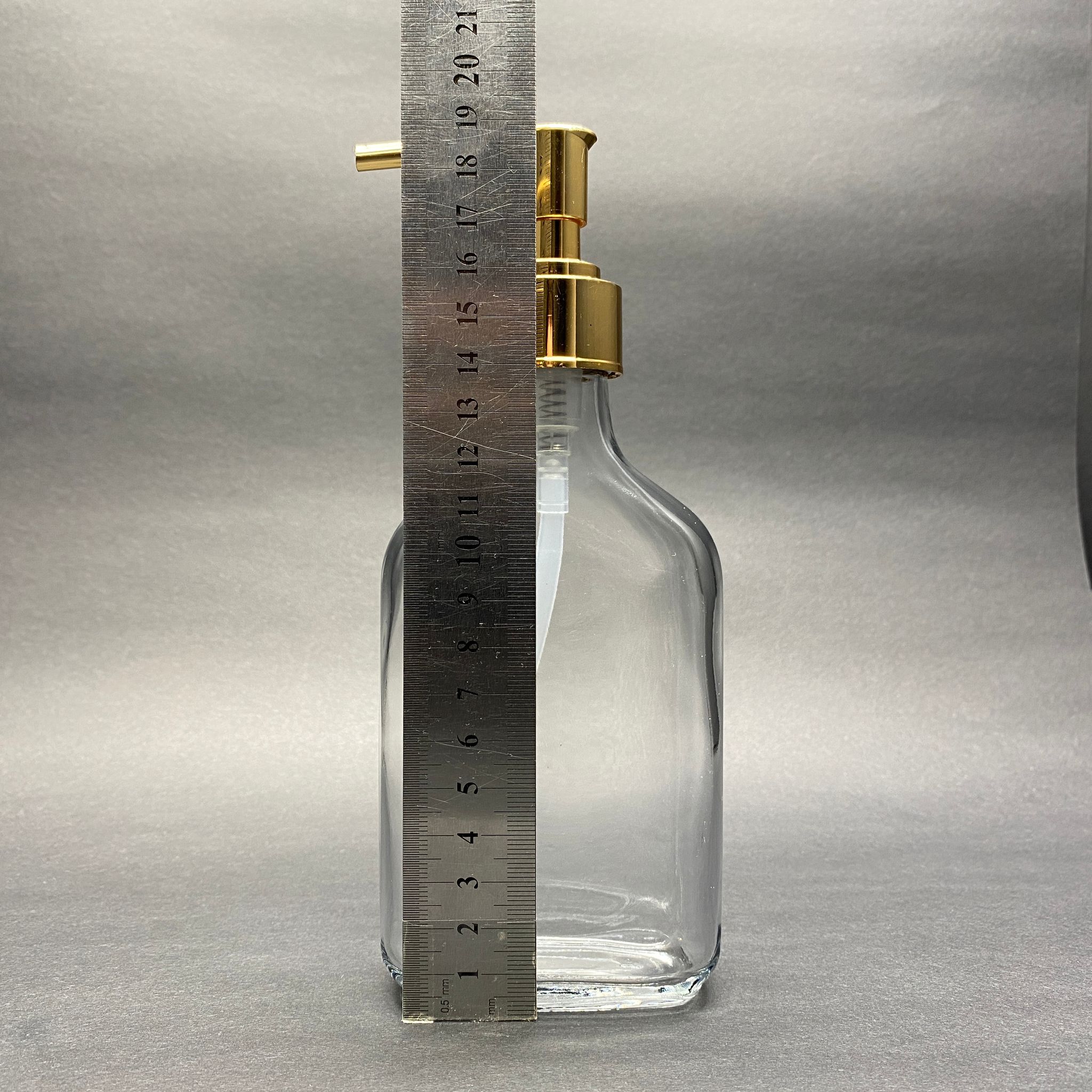 200 CC YASSI CAM ŞİŞE - FULL METALİK LÜKS GOLD POMPALI - 200 ML SIVI SABUN POMPALI YASSI CAM ŞİŞE , CAM TONİK ŞİŞESİ