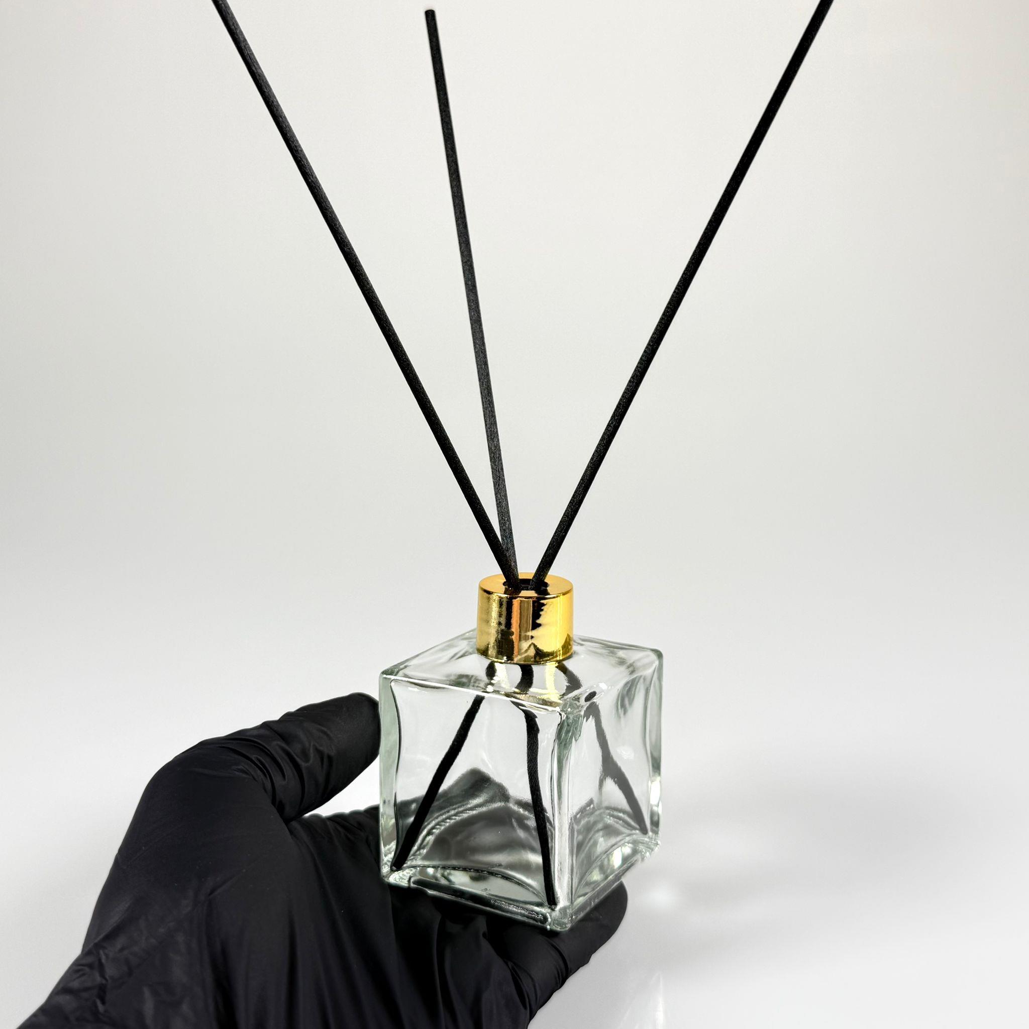 100 CC KARE BAMBU CAM BAMBU ODA KOKUSU ŞİŞESİ - 100 ML ÇUBUKLU KÖŞELİ BAMBU ODA KOKUSU ŞİŞESİ - DİFÜZÖR ŞİŞE- CAM ŞİŞE + GOLD PLASTİK KAPAK + TIPA + 3 ADET FİBER SİYAH BAMBU ÇUBUK - YENİ MODEL