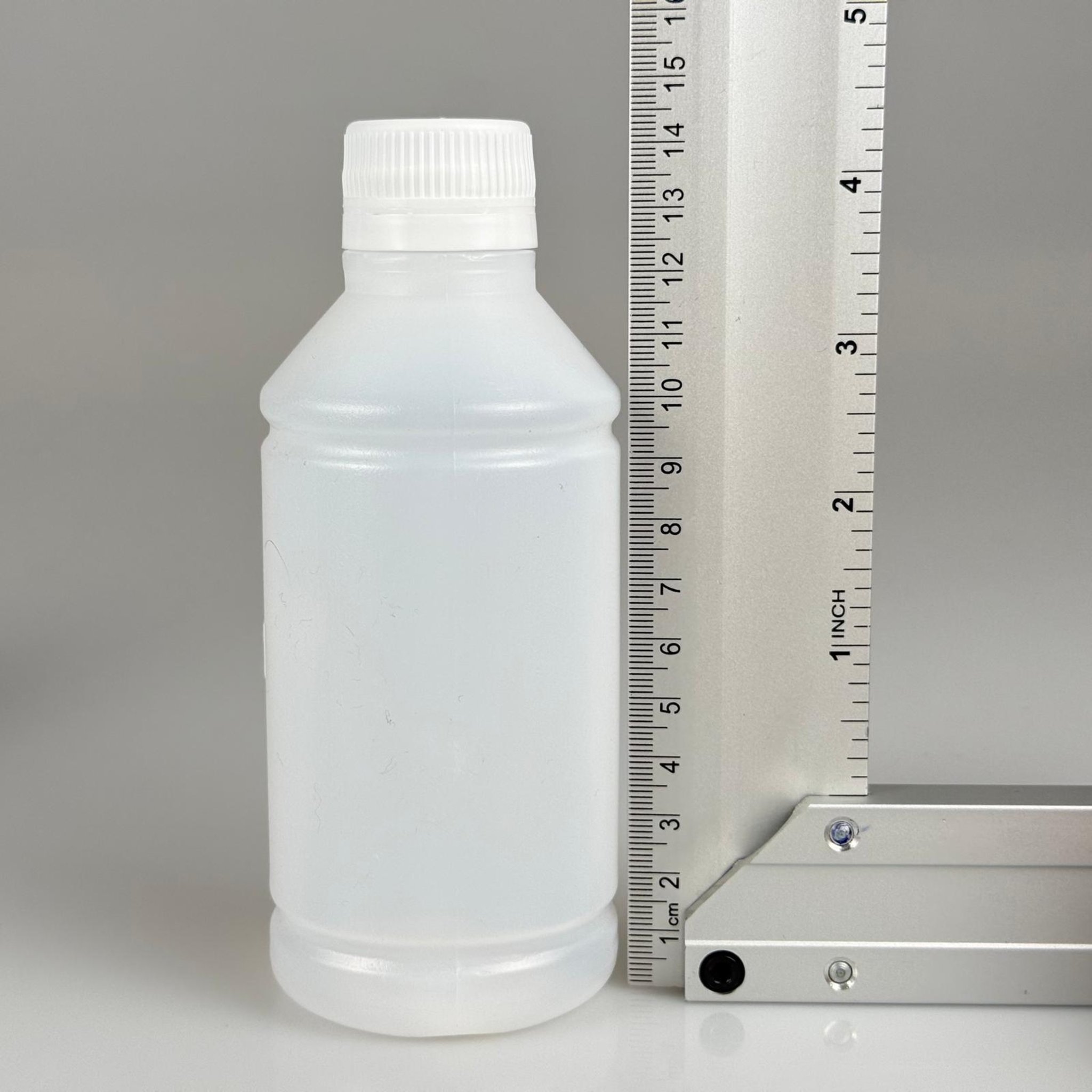 250 CC TİNER ŞİŞESİ - KİLİTLİ CONTALI  BEYAZ KAPAKLI + AKITICILI SİVRİ SARI KARTUŞ KAPAKLI - 250 ML KİMYASALA DAYANIKLI PLASTİK ŞİŞE - 0,25 LT POLİETİLEN ŞİŞE TOMBUL