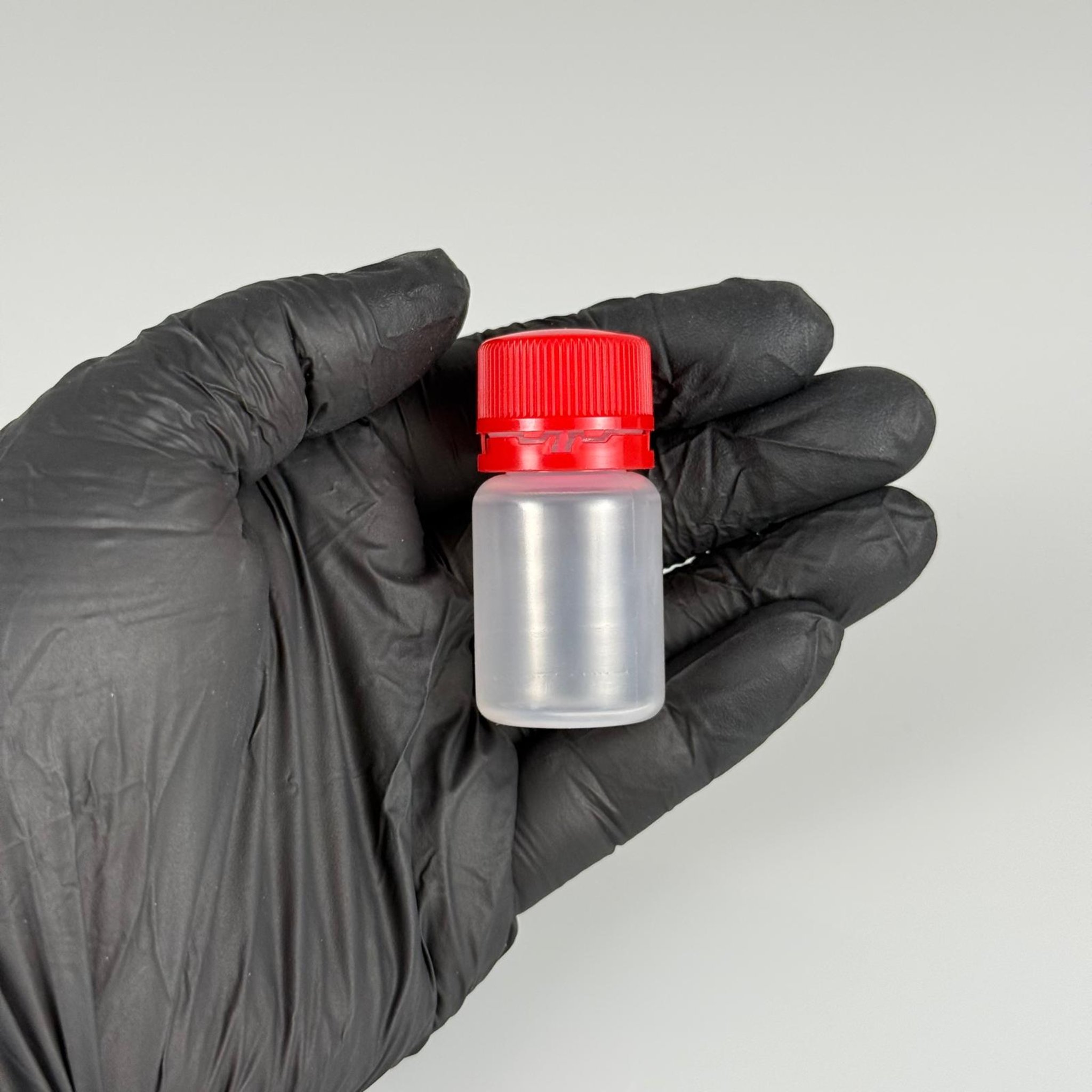 10 CC SHOT ŞİŞESİ - KİLİTLİ KIRMIZI KAPAKLI - NATÜREL - 10 ML POLİETİLEN CARNITINE SHOT ŞİŞESİ - MEDİKAL VE KOZMETİK AMBALAJ
