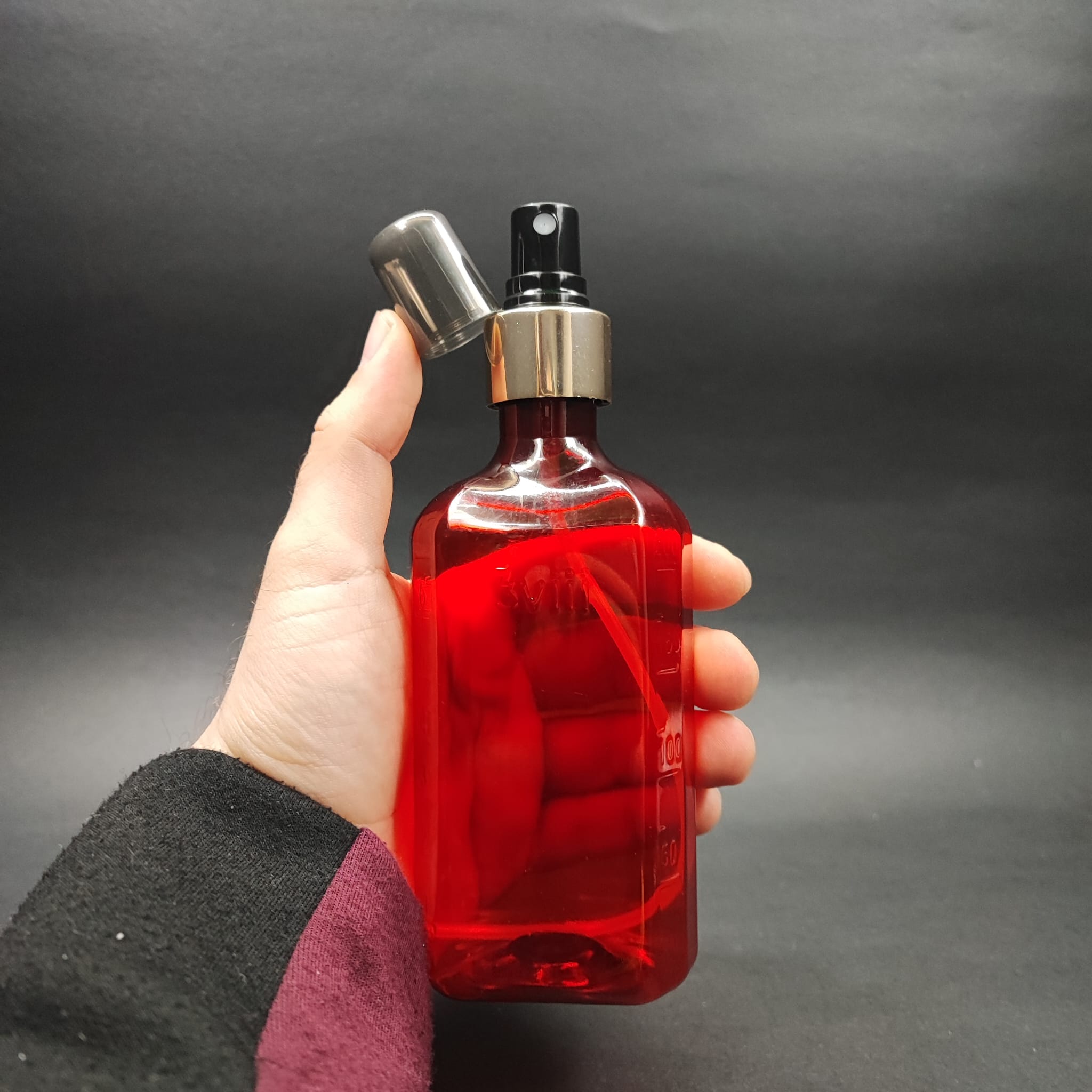 200 CC ÖLÇEKLİ PET ŞİŞE - GOLD PARMAK SPREYLİ - 200 ML VE OZ ÖLÇÜLÜ KIRMIZI PET ŞİŞE