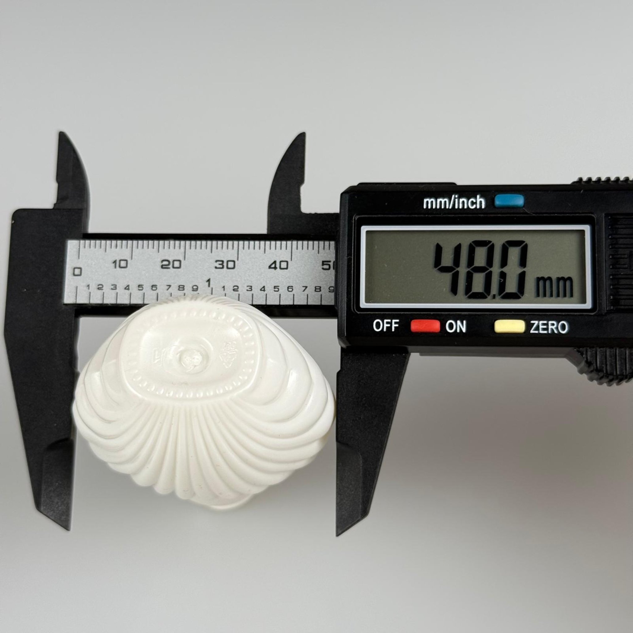 40 CC BEYAZ İSTİRİDYE PET ŞİŞE + KÖPÜK CONTALI GÜMÜŞ ALÜMİNYUM METAL KAPAKLI TAKIM - 40 ML KAPAKLI CAMPET ŞİŞE