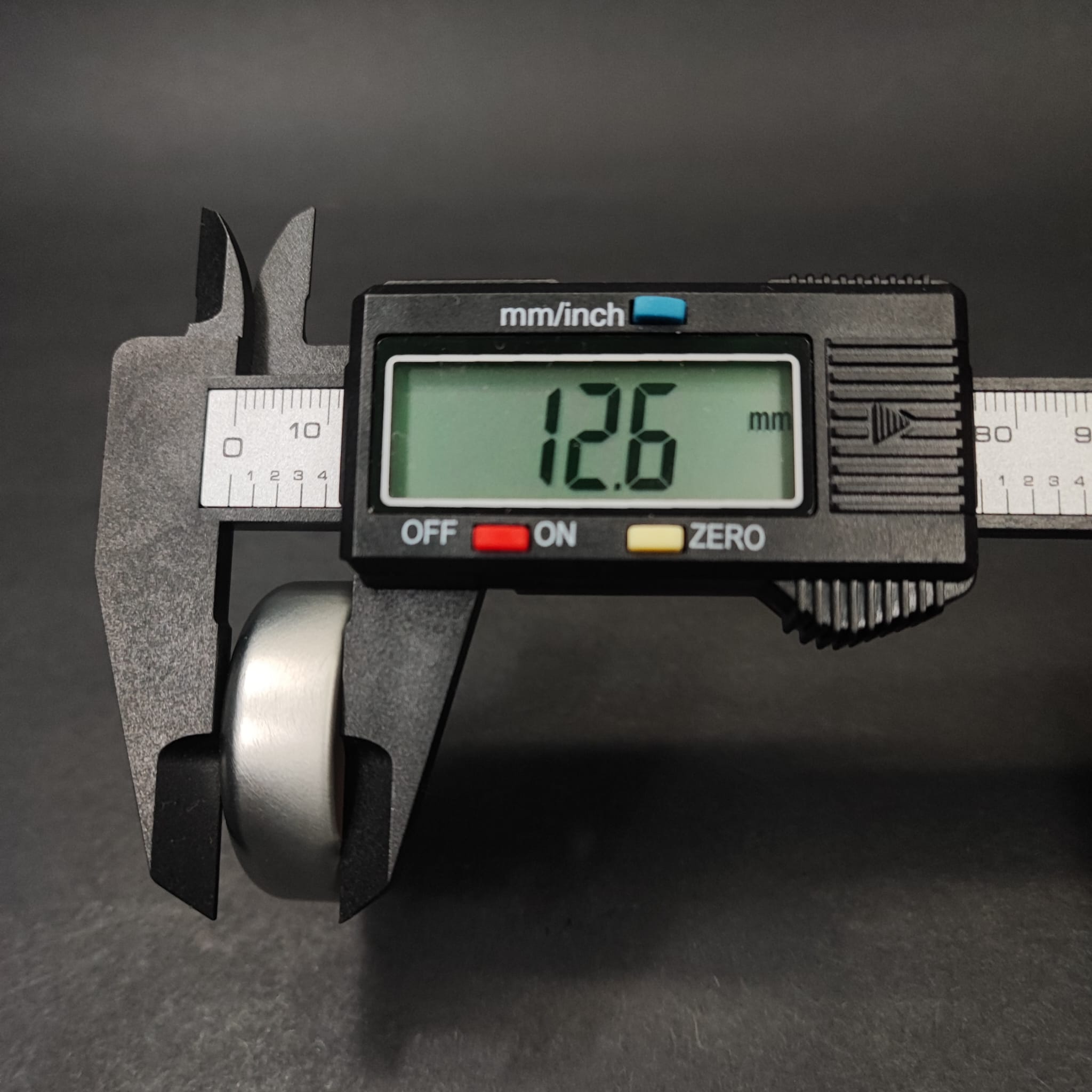 33 MM TWİST-OFF DERİN GÜMÜŞ METAL KAPAK (33MTO469 DÜZ)