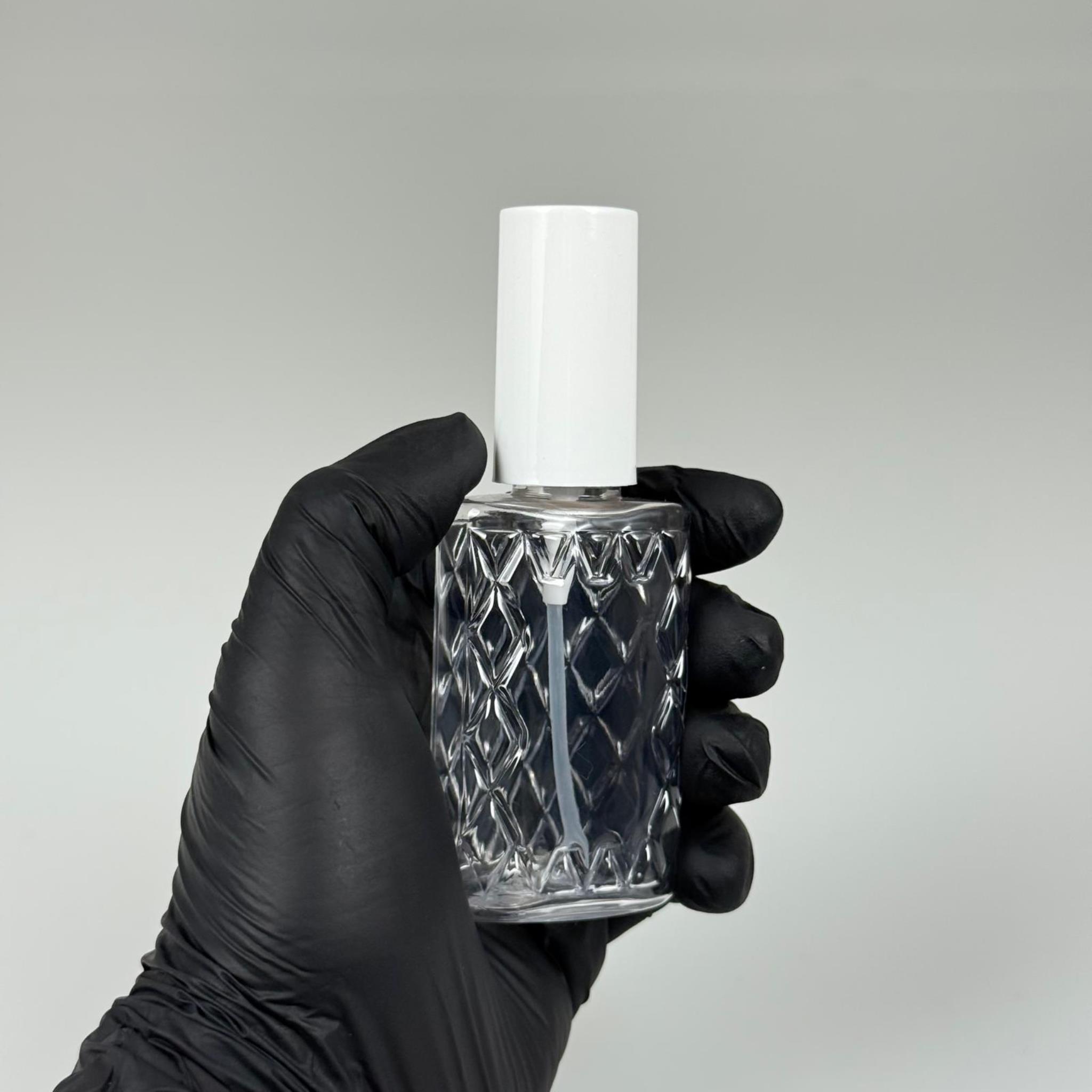 50 CC ŞEFFAF PET KÖŞELİ PARFÜM ŞİŞESİ - BEYAZ SPREYLİ - BEYAZ KORUMA KAPAKLI - 50 ML PLASTİK PARFÜM - KOLONYA ŞİŞESİ