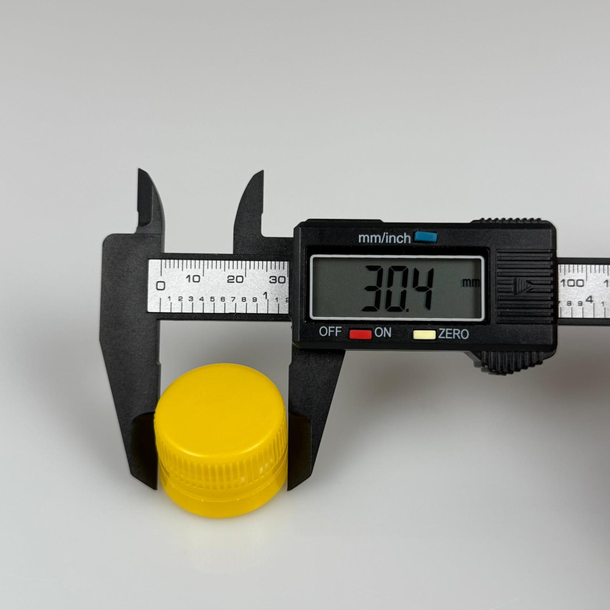 28 MM KİLİTLİ VİDALI PLASTİK KAPAK SARI - İÇİ CONTALI -Bericap PG EW 28 CONTALI kapak ile eşdeğerdir - HEM 28 AĞIZ CAM ŞİŞELERE HEM DE 28 AĞIZ PLASTİK ŞİŞELERE UYAR ANCAK KİLİT İÇİN NUMUNE DENEYİNİZ