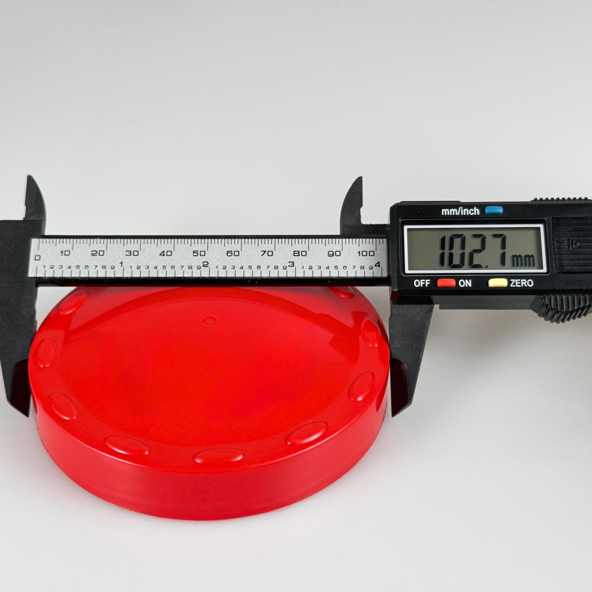 100 MM VİDALI PLASTİK KAPAK - KIRMIZI