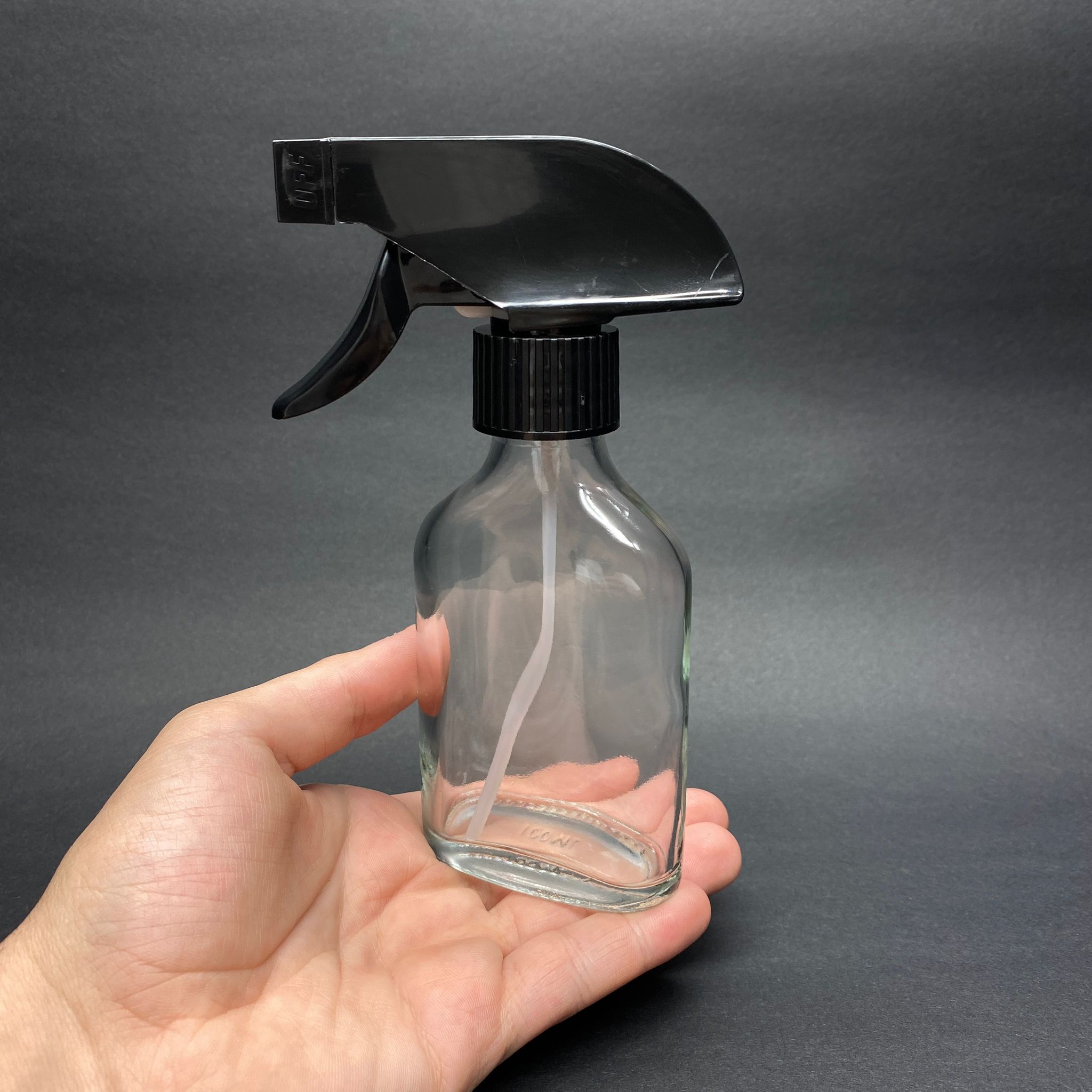 100 CC YASSI CAM ŞİŞE - SİYAH TRİGER TETİK SPREYLİ - 100 ML TEMİZLİK , ODA PARFÜMÜ , CAMSİL VB İÇİN YASSI CAM ŞİŞE