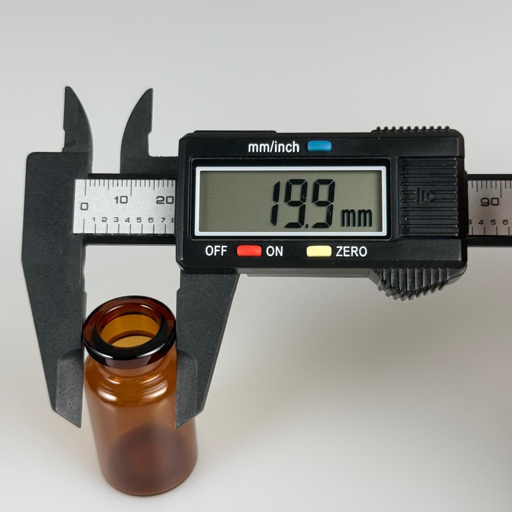BOROSİLİKAT AMBER CAM ŞİŞE - 12 CC - 24X45 MM - ÇEKME CAM BORU FLAKON İNCE PENİSİLİN ŞİŞESİ - AĞIZ ÇAPI 20 MM - FLAKON ŞİŞELERİ VİAL ŞİŞE
