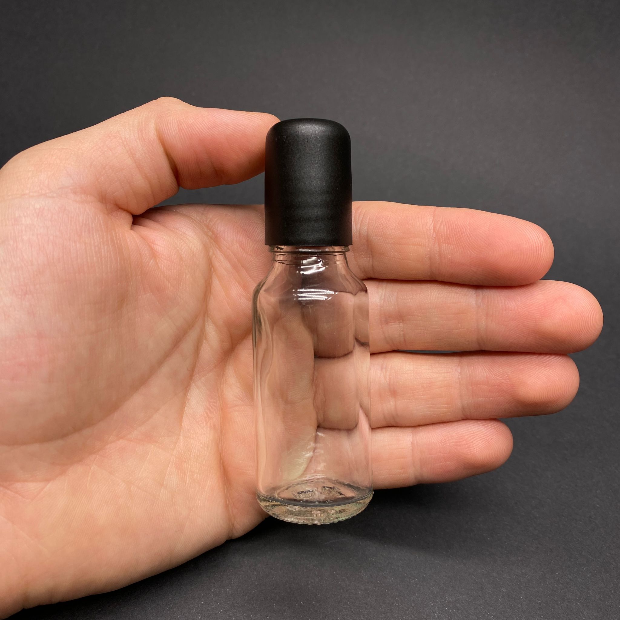20 CC ŞEFFAF CAM ROLL-ON ŞİŞESİ - SİYAH KAPAKLI -  20 ML CAM BİLYELİ ŞİŞE - CAM ROLL ON ŞİŞE - CAM ESANS ŞİŞESİ