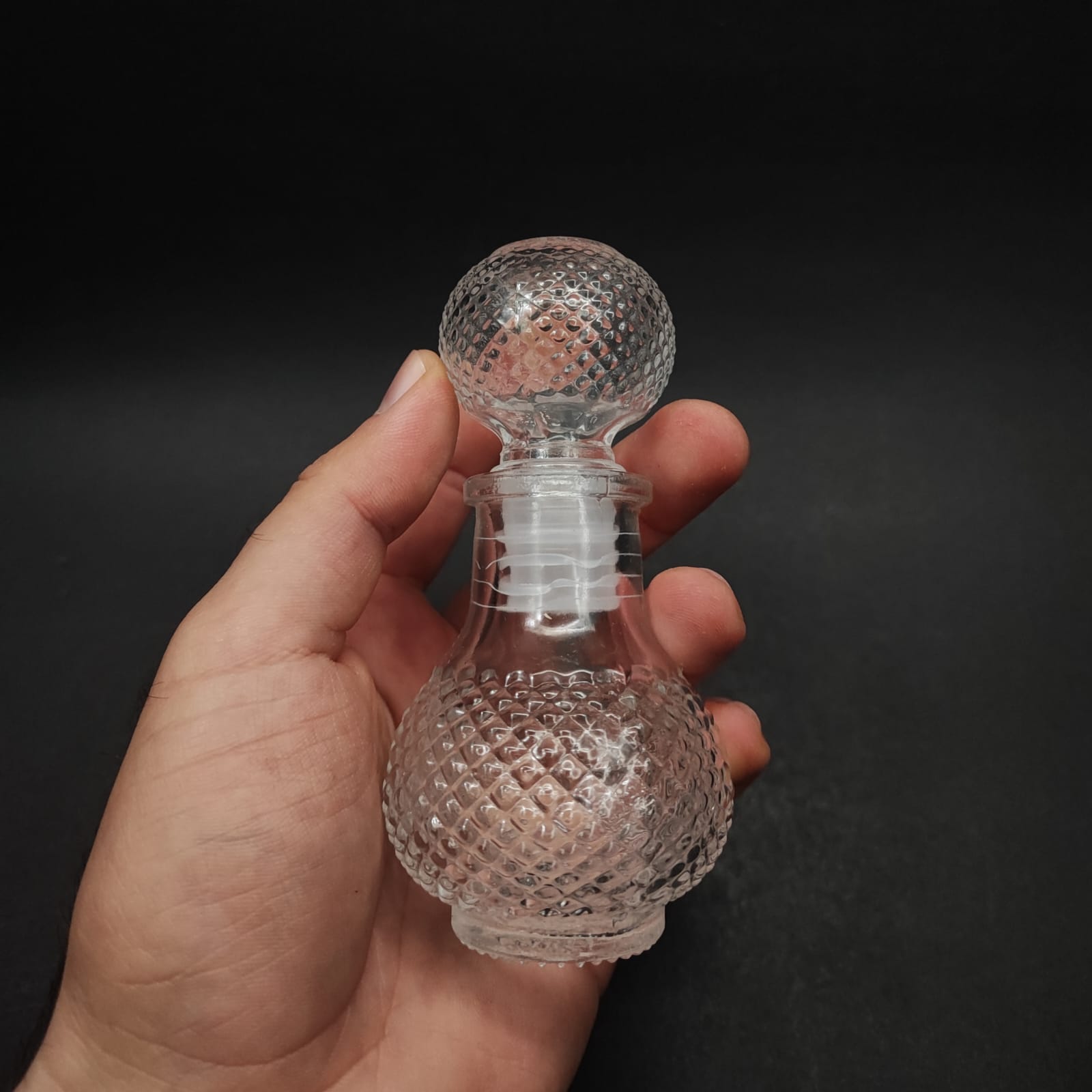 50 CC LÜKS CAM ŞİŞE - CAM KAPAKLI - KRİSTAL NOKTALI YUVARLAK - DÜĞÜN, NİŞAN, SÖZ, KINA, CENAZE, PROMOSYON İÇİN HEDİYELİK LÜX KOLONYA ŞİŞELERİ