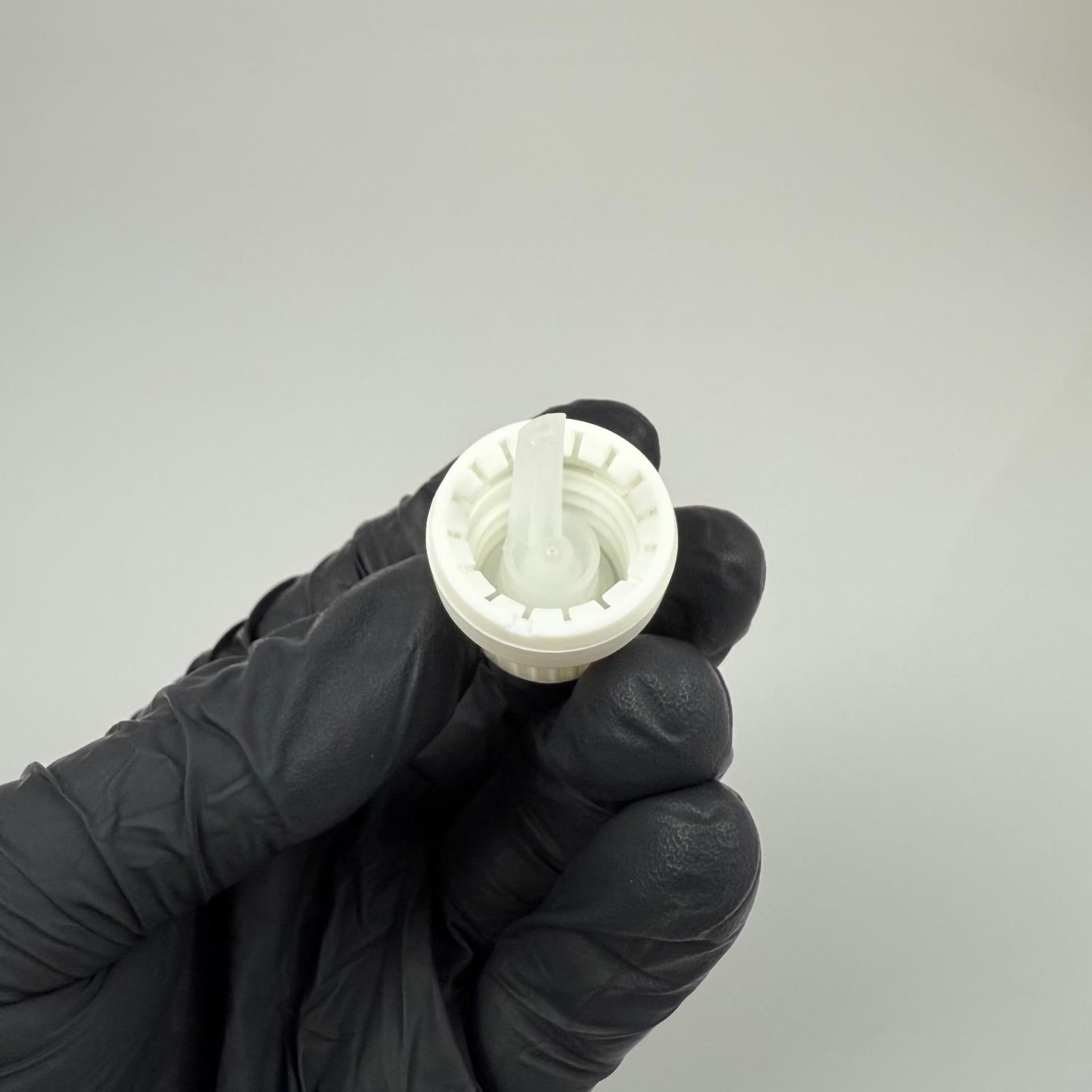 18 MM İÇTEN DAMLALIKLI KİLİTLİ KAPAK BEYAZ