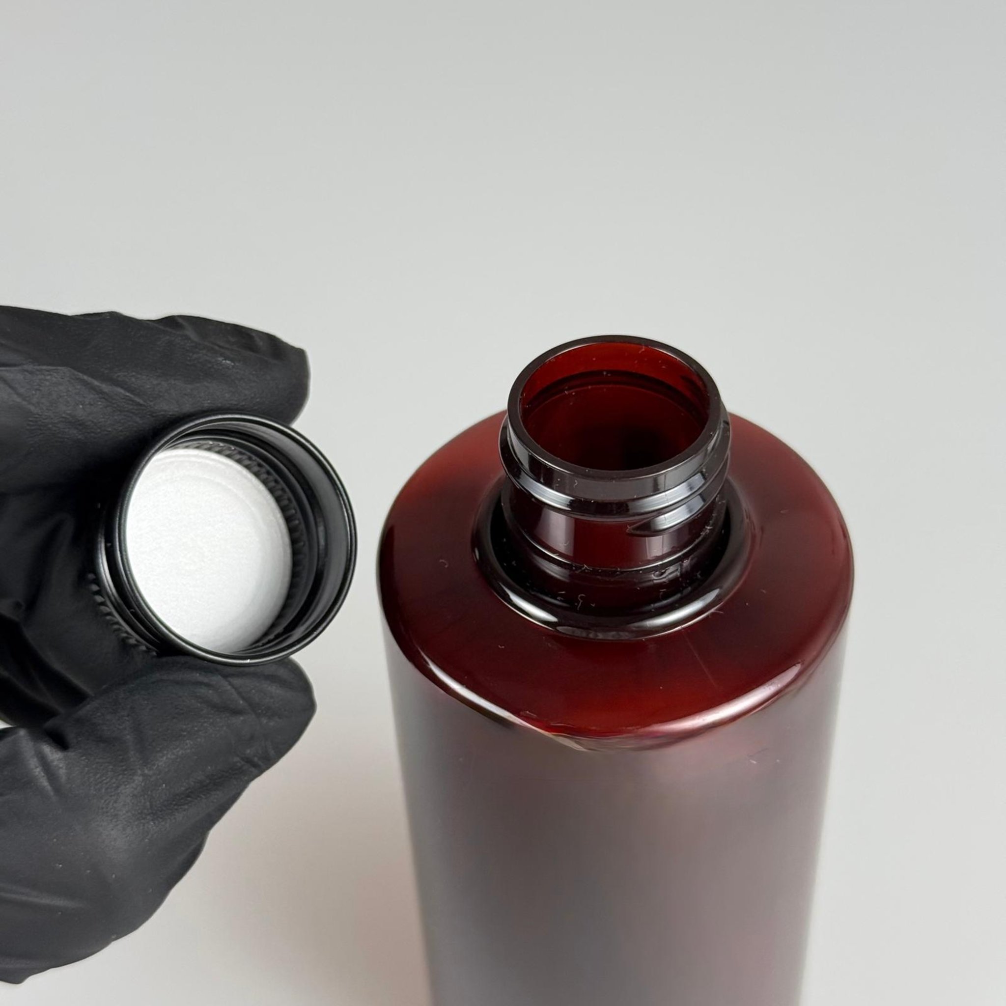 200 CC AMBER SİLİNDİR KESKİN KÜT MODEL SERT PET ŞİŞE (25 GR - 24 AĞIZ ) + KÖPÜK CONTALI SİYAH METAL ALÜMİNYUM KAPAKLI TAKIM - 200 ML KAPAKLI KAHVERENGİ PET ŞİŞELER