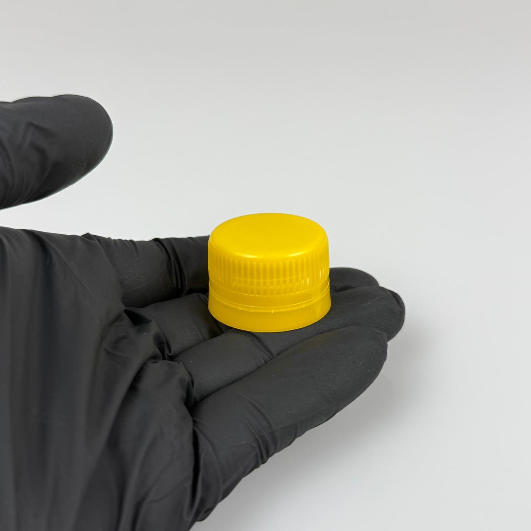 28 MM KİLİTLİ VİDALI PLASTİK KAPAK SARI - İÇİ CONTALI -Bericap PG EW 28 CONTALI kapak ile eşdeğerdir - HEM 28 AĞIZ CAM ŞİŞELERE HEM DE 28 AĞIZ PLASTİK ŞİŞELERE UYAR ANCAK KİLİT İÇİN NUMUNE DENEYİNİZ