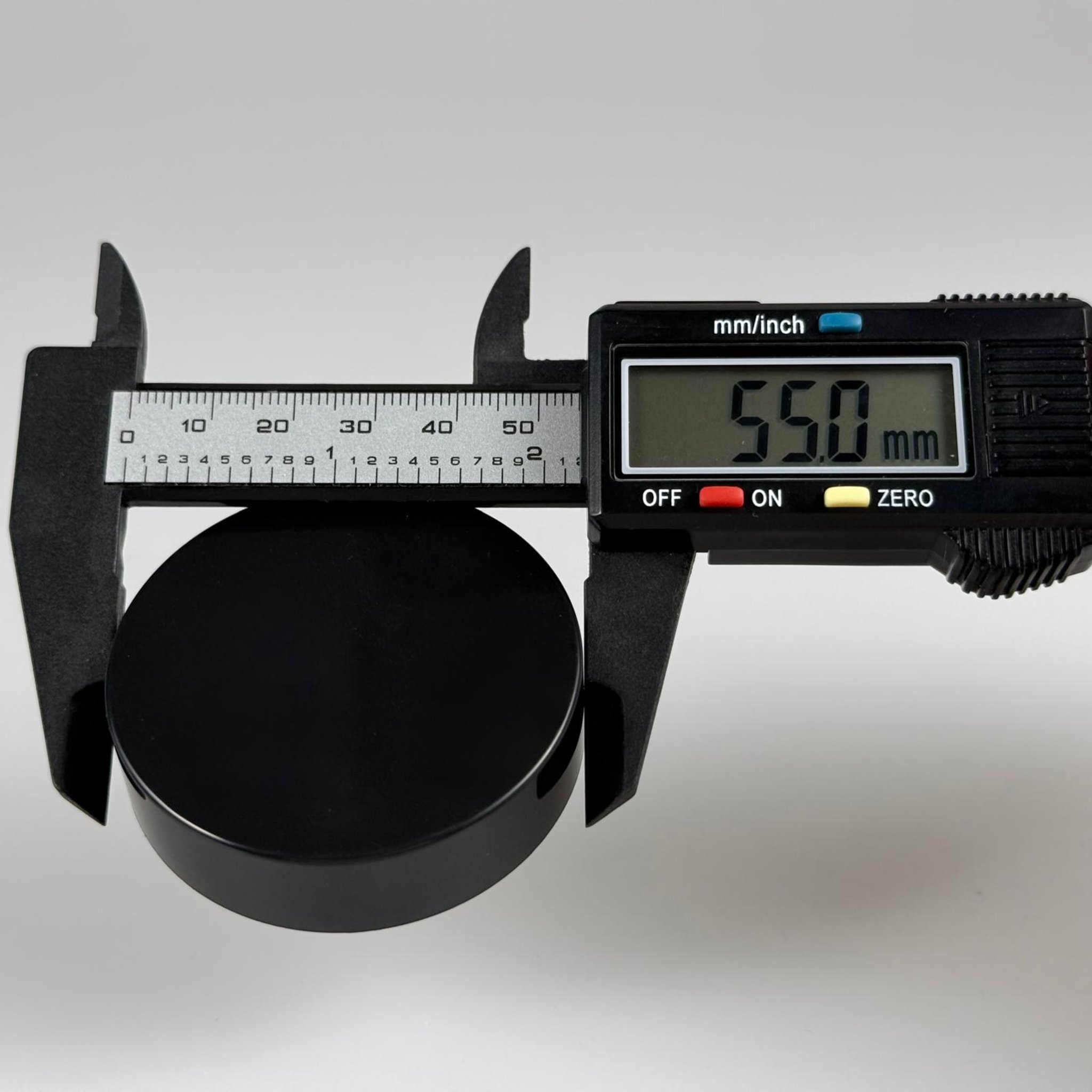 52 MM VİDALI PLASTİK KAPAK - SİYAH (50 CC CAM İTHAL KAVANOZU UYUMLU)