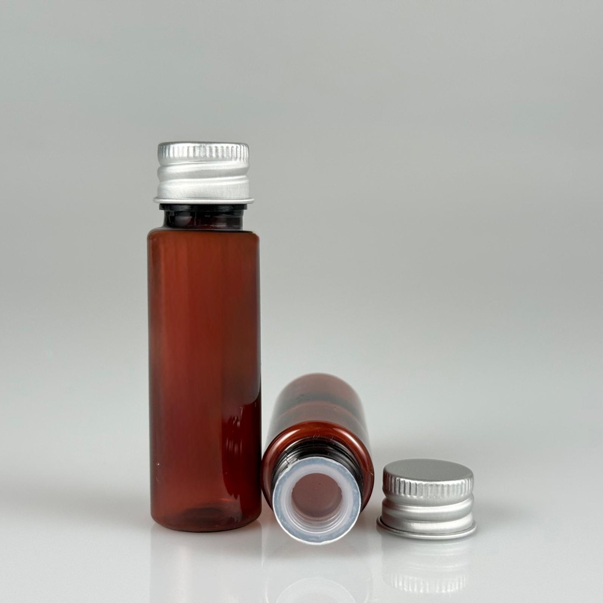 20 CC PET AMBER SHOT ŞİŞE - KÖPÜK CONTALI GÜMÜŞ ALÜMİNYUM METAL KAPAKLI + KÖR TIPALI TAKIM - 20 ML KAHVERENGİ PLASTİK ŞİŞE