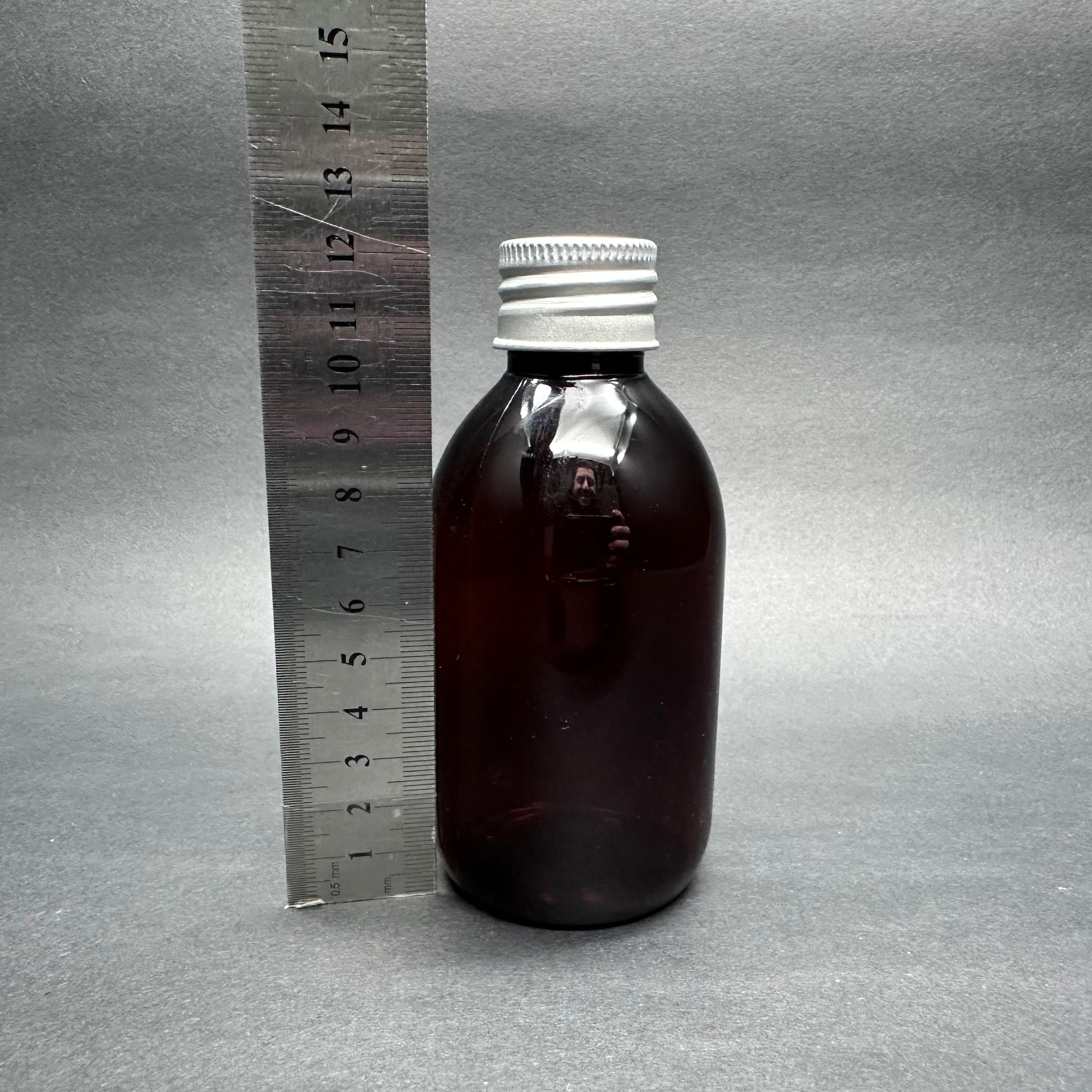 200 CC AMBER PET ECZA ŞİŞESİ - CONTALI GÜMÜŞ METAL KAPAKLI - 200 ML KAHVERENGİ PLASTİK ŞURUP ŞİŞESİ (21 GR)