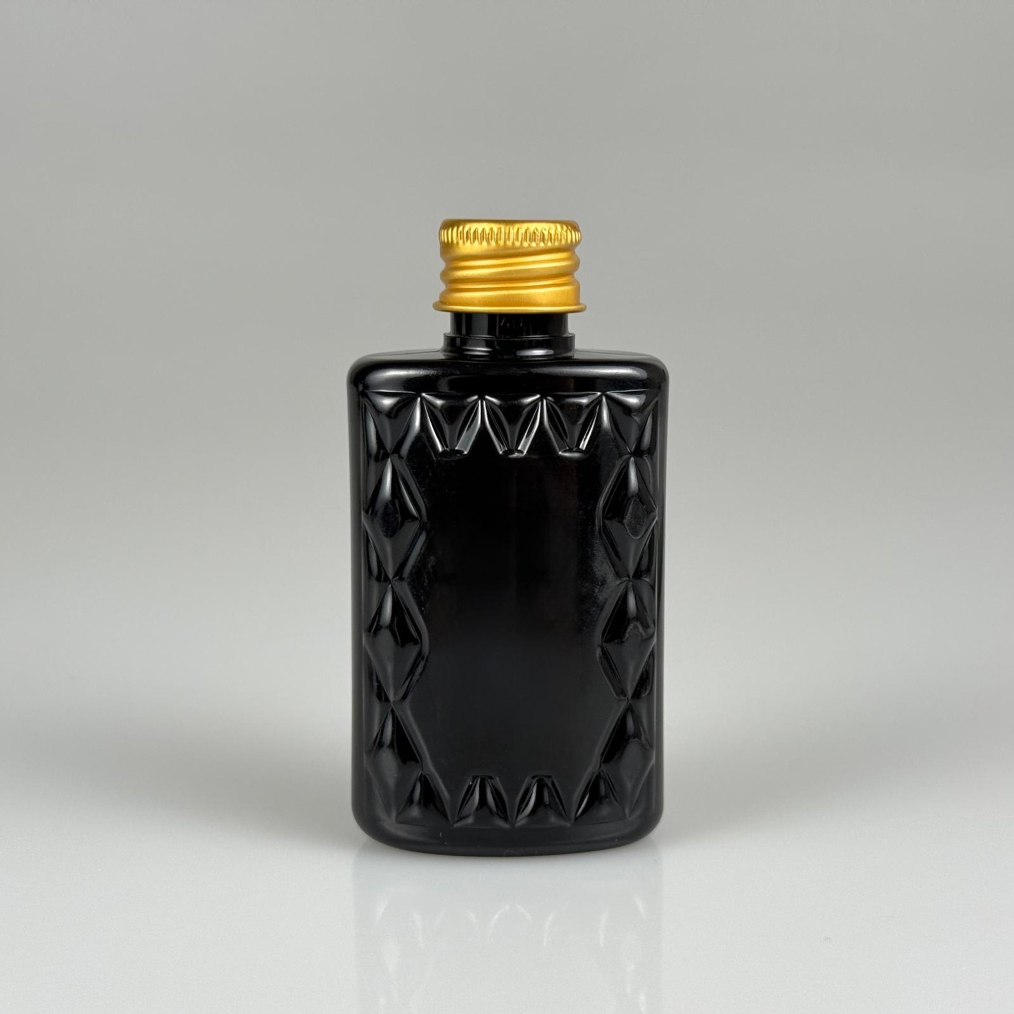 50 CC KÖŞELİ BEYAZ PET ŞİŞE + KÖPÜK CONTALI GOLD ALÜMİNYUM METAL KAPAKLI TAKIM - 50 ML PET ŞİŞE
