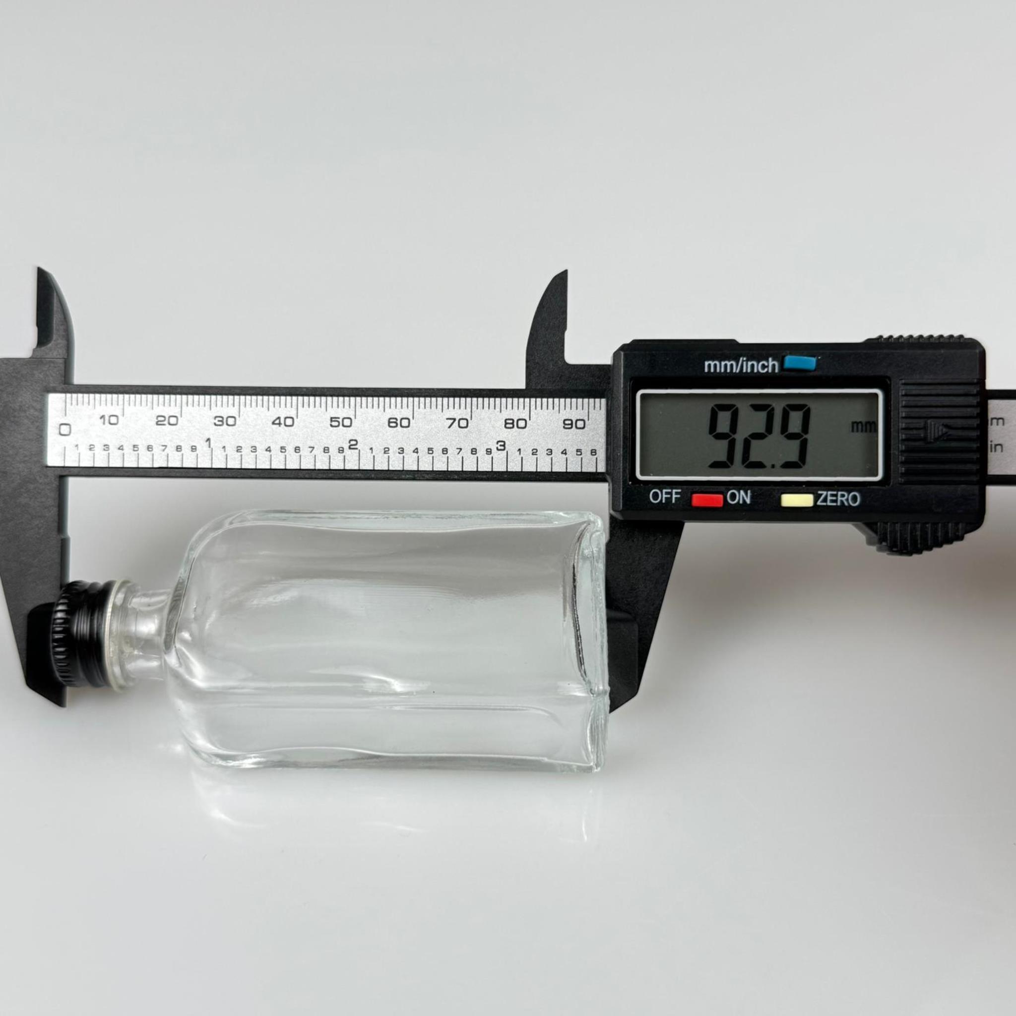 40 CC YASSI DİKDÖRTGEN CAM ŞİŞE - SİYAH METAL KAPAKLI KOLONYA TIPALI - 40 ML PRESTİJLİ ŞİŞE