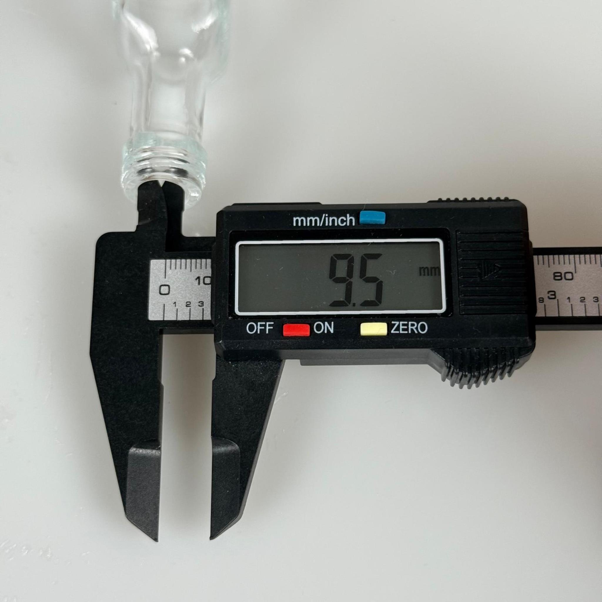 23 CC MARASKA KÖŞELİ CAM ŞİŞE - SİYAH SPREYLİ - 23 ML KARE HEDİYELİK CAM KOLONYA ŞİŞESİ - DÜĞÜN, NİŞAN, SÖZ, KINA, CENAZE, PROMOSYON İÇİN HEDİYELİK KOLONYA ŞİŞELERİ