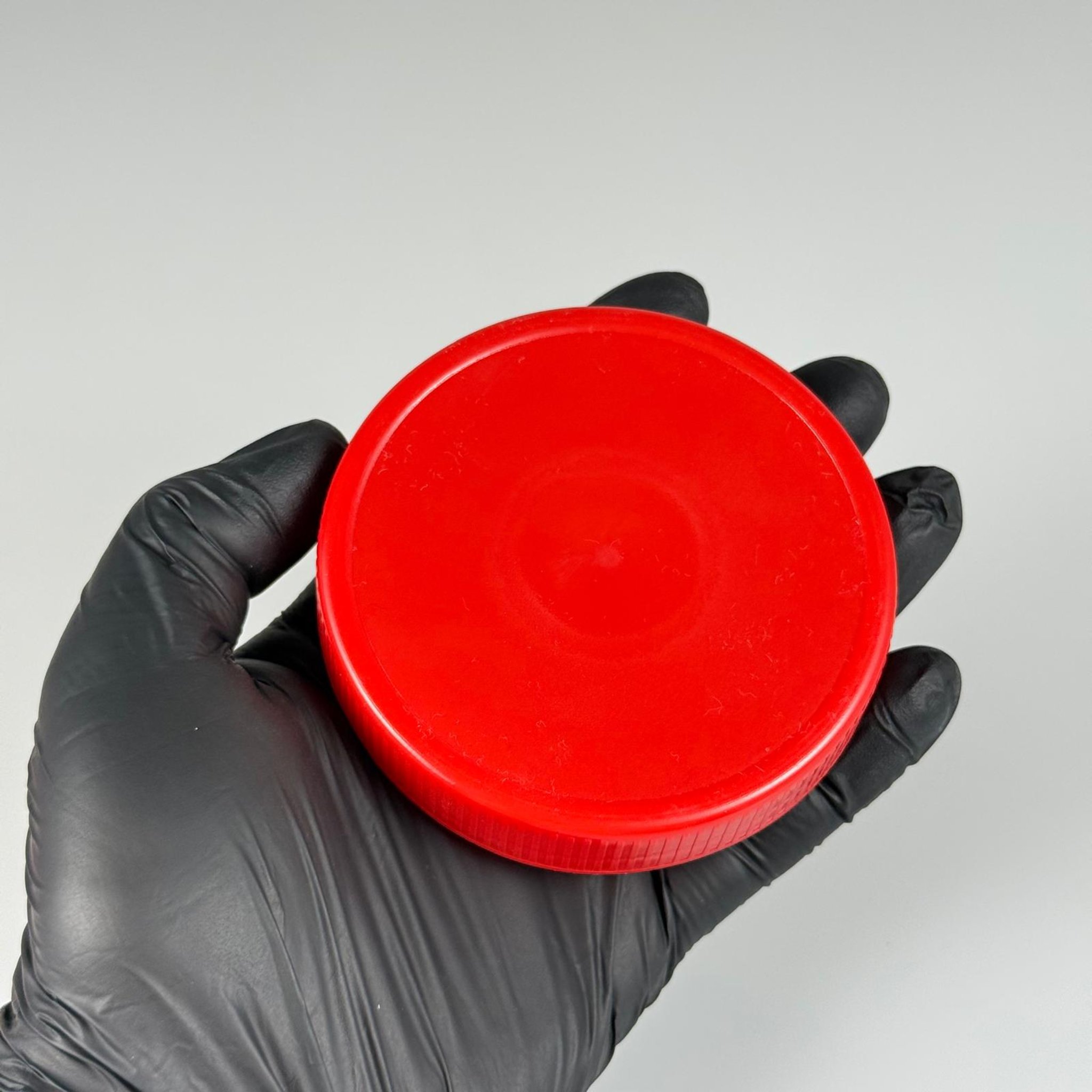 82 MM TWİST-OFF KIRMIZI PLASTİK KAPAK-DERİN ETEK (PLASTİK KAVANOZ KAPAĞI)