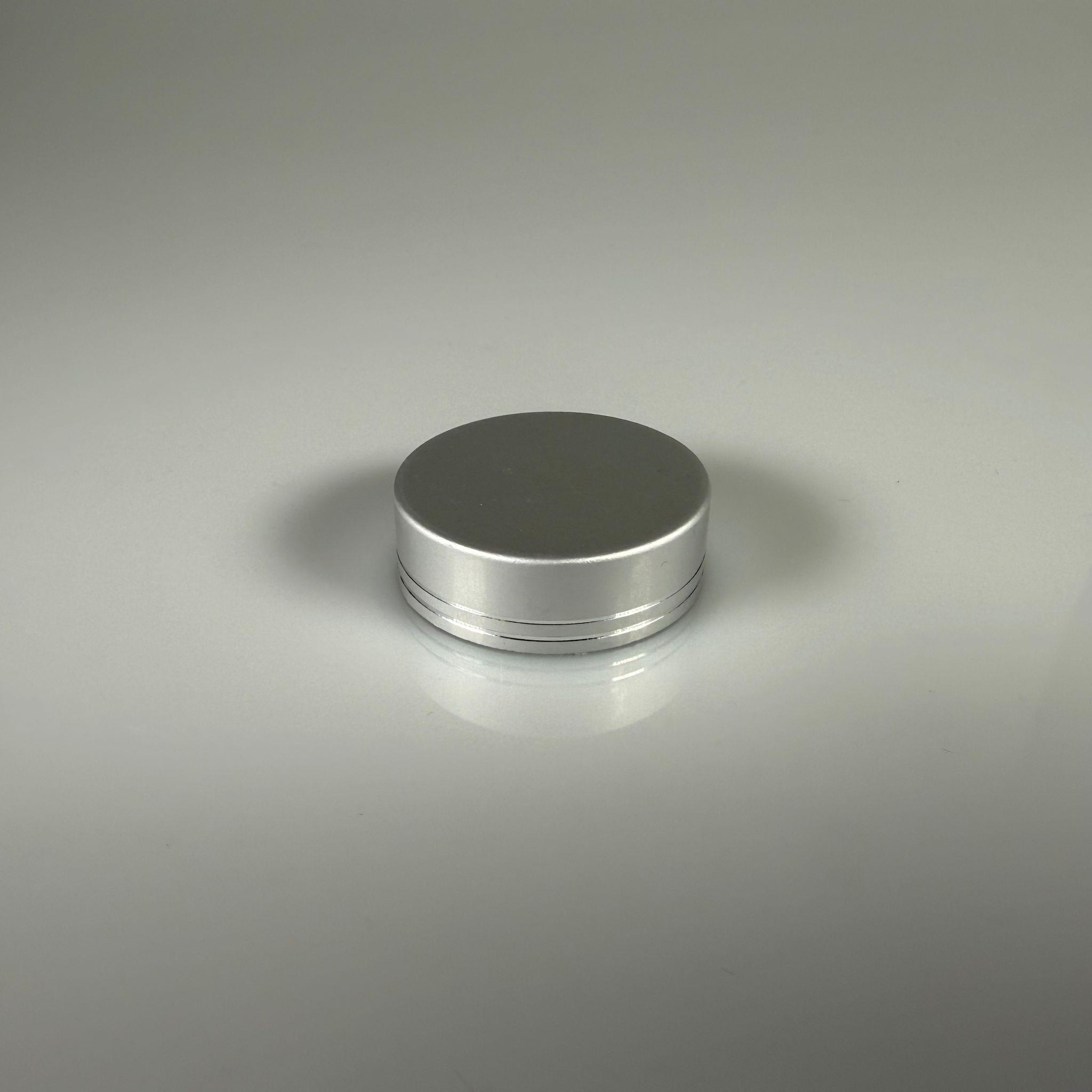 35 MM VİDALI GÜMÜŞ METAL KAPAK - ÇİFT YALDIZLI